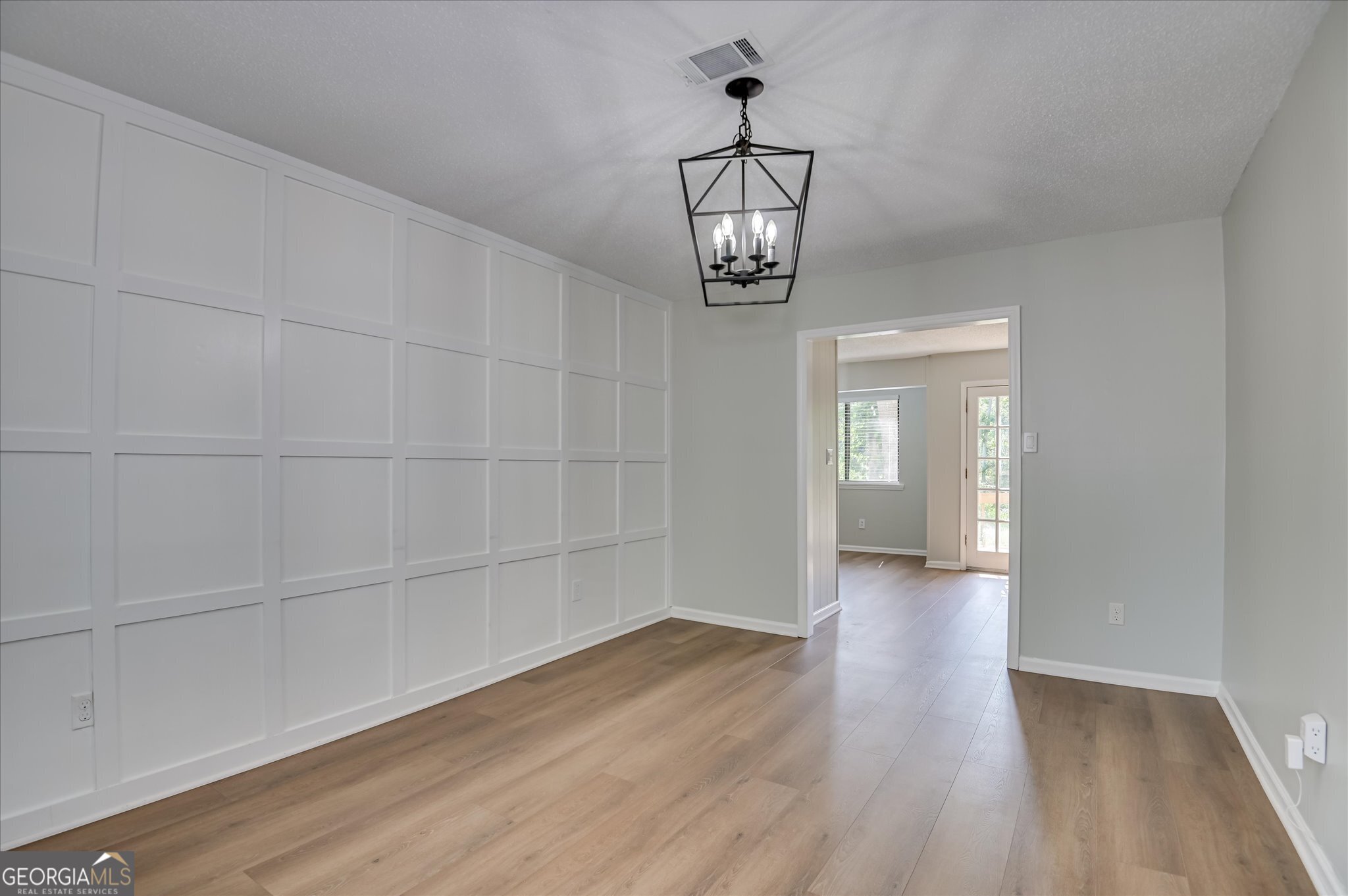 277 W Wynngate Drive