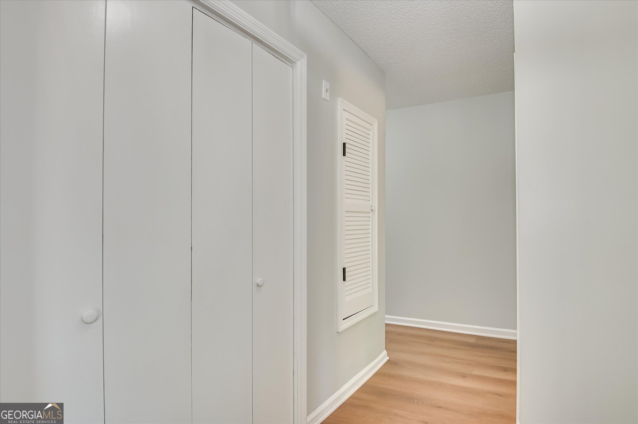 277 W Wynngate Drive