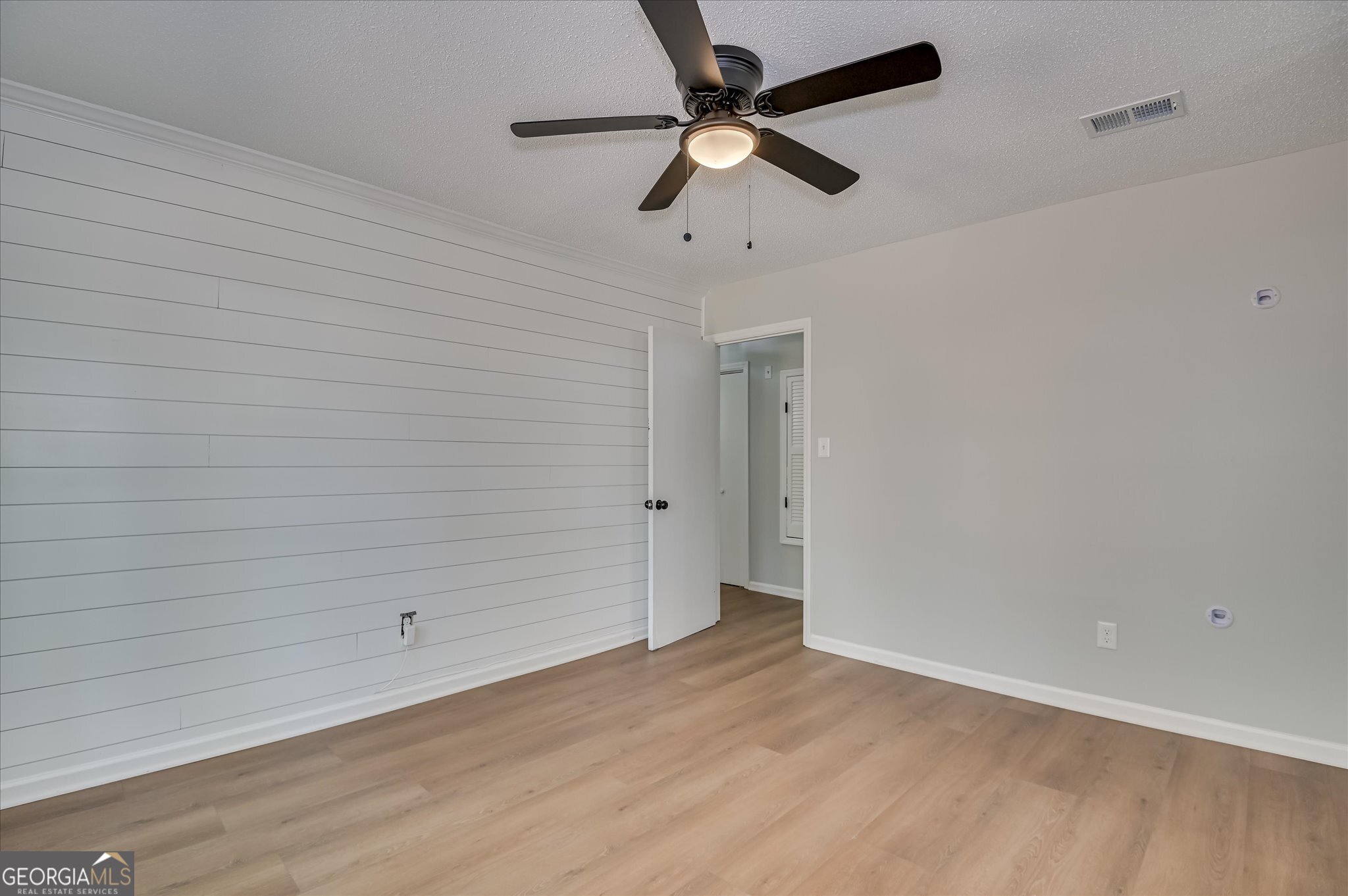 277 W Wynngate Drive