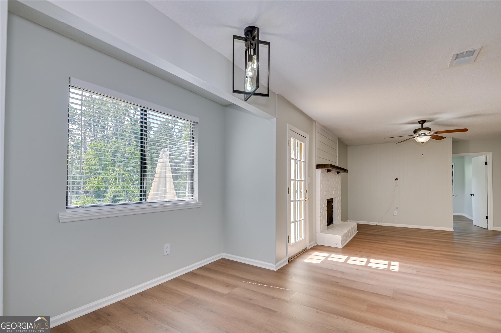 277 W Wynngate Drive