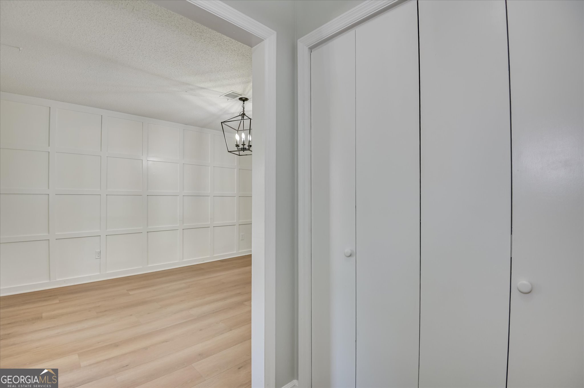 277 W Wynngate Drive