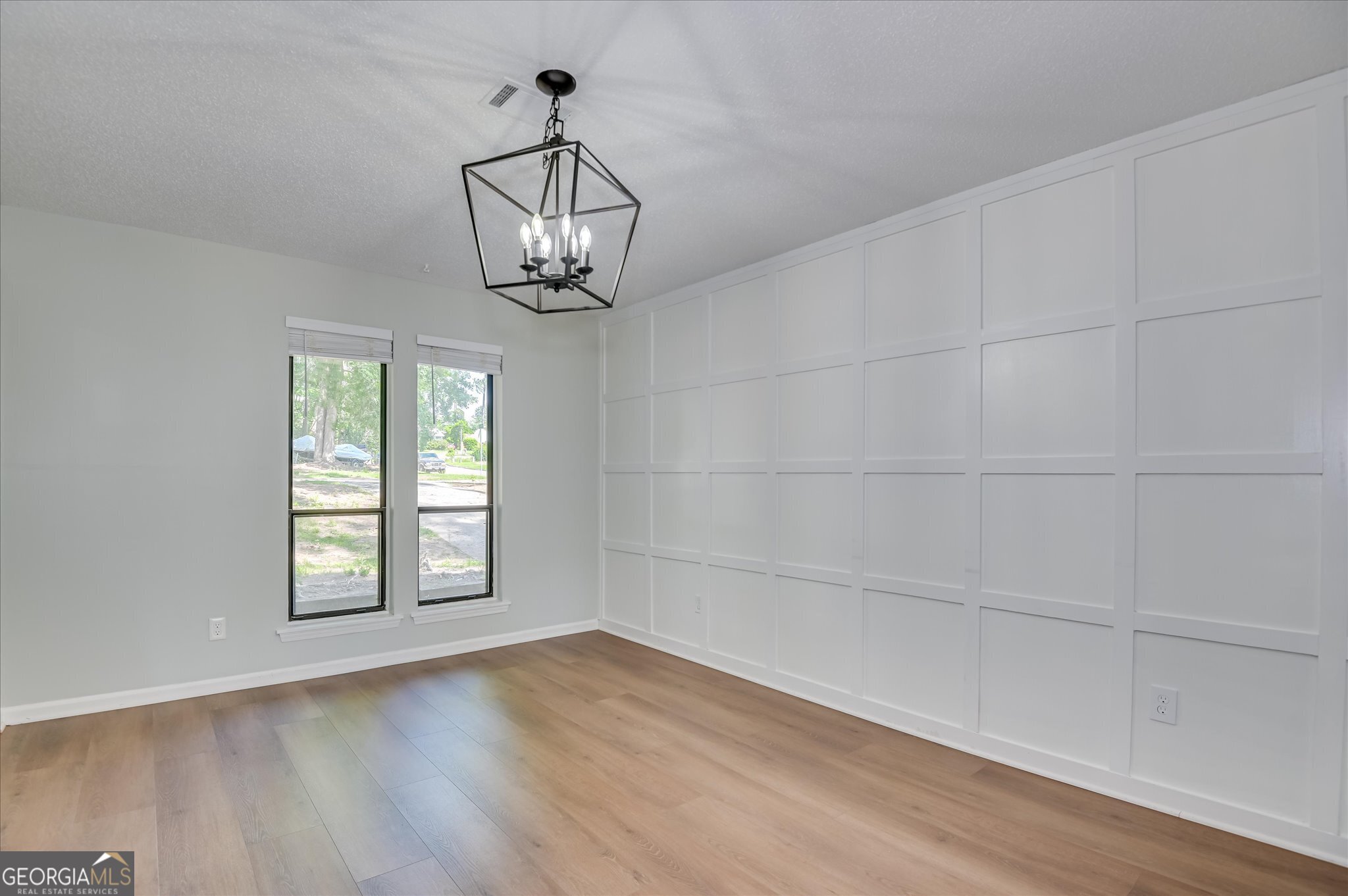 277 W Wynngate Drive