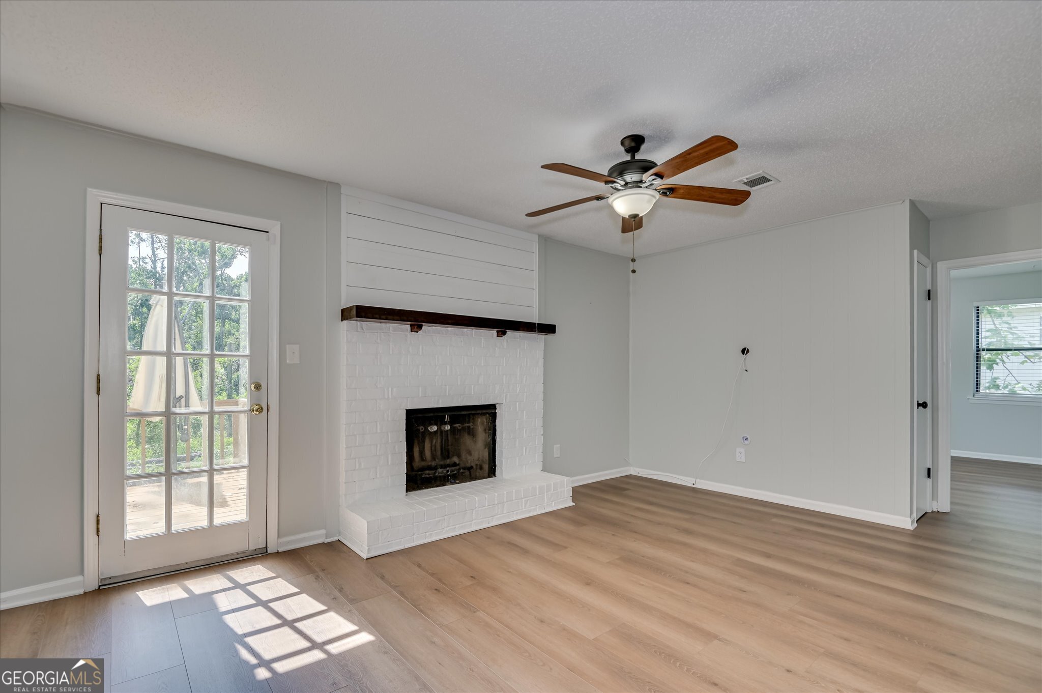 277 W Wynngate Drive