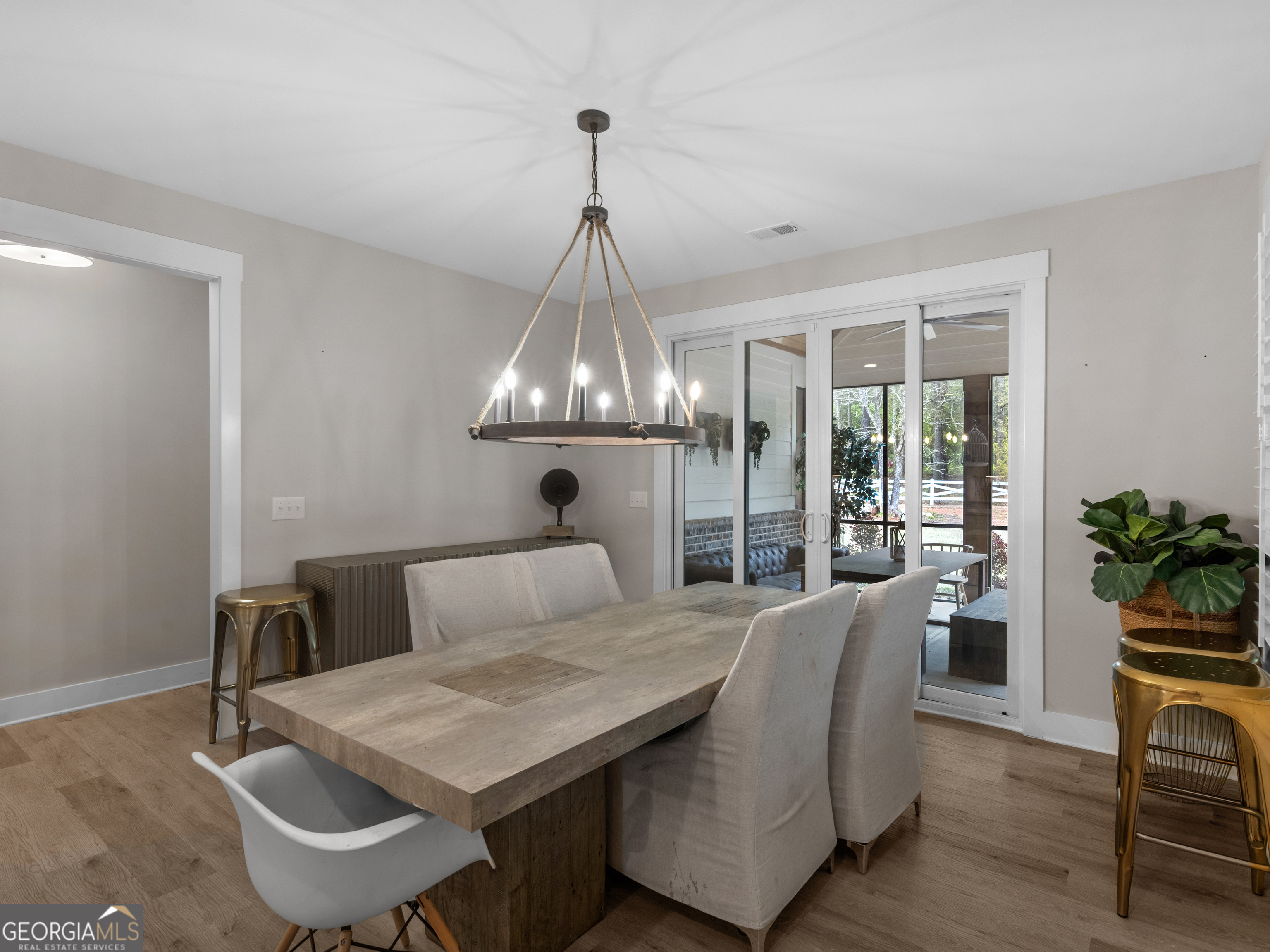 319 S Mount Carmel Road