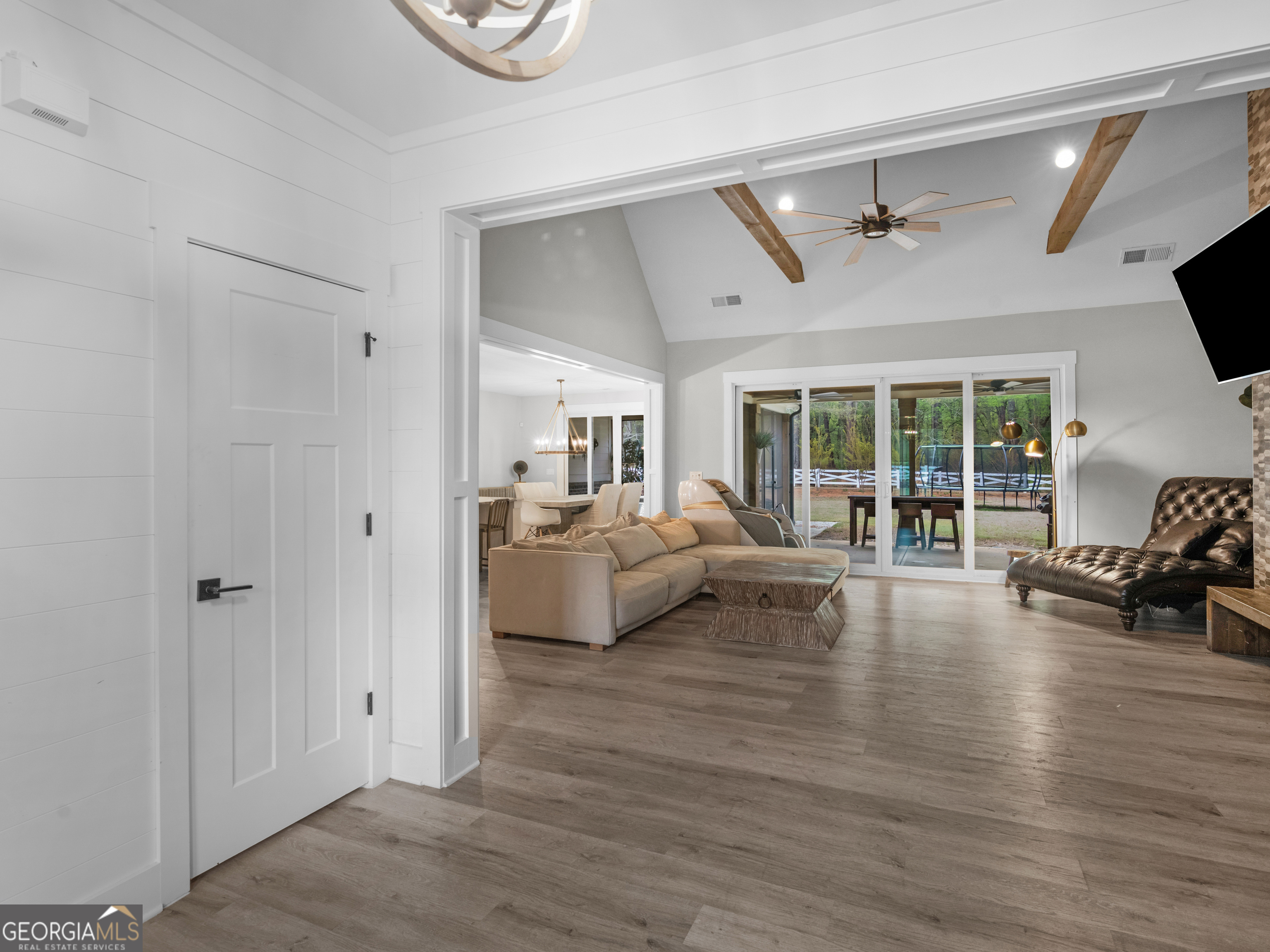 319 S Mount Carmel Road