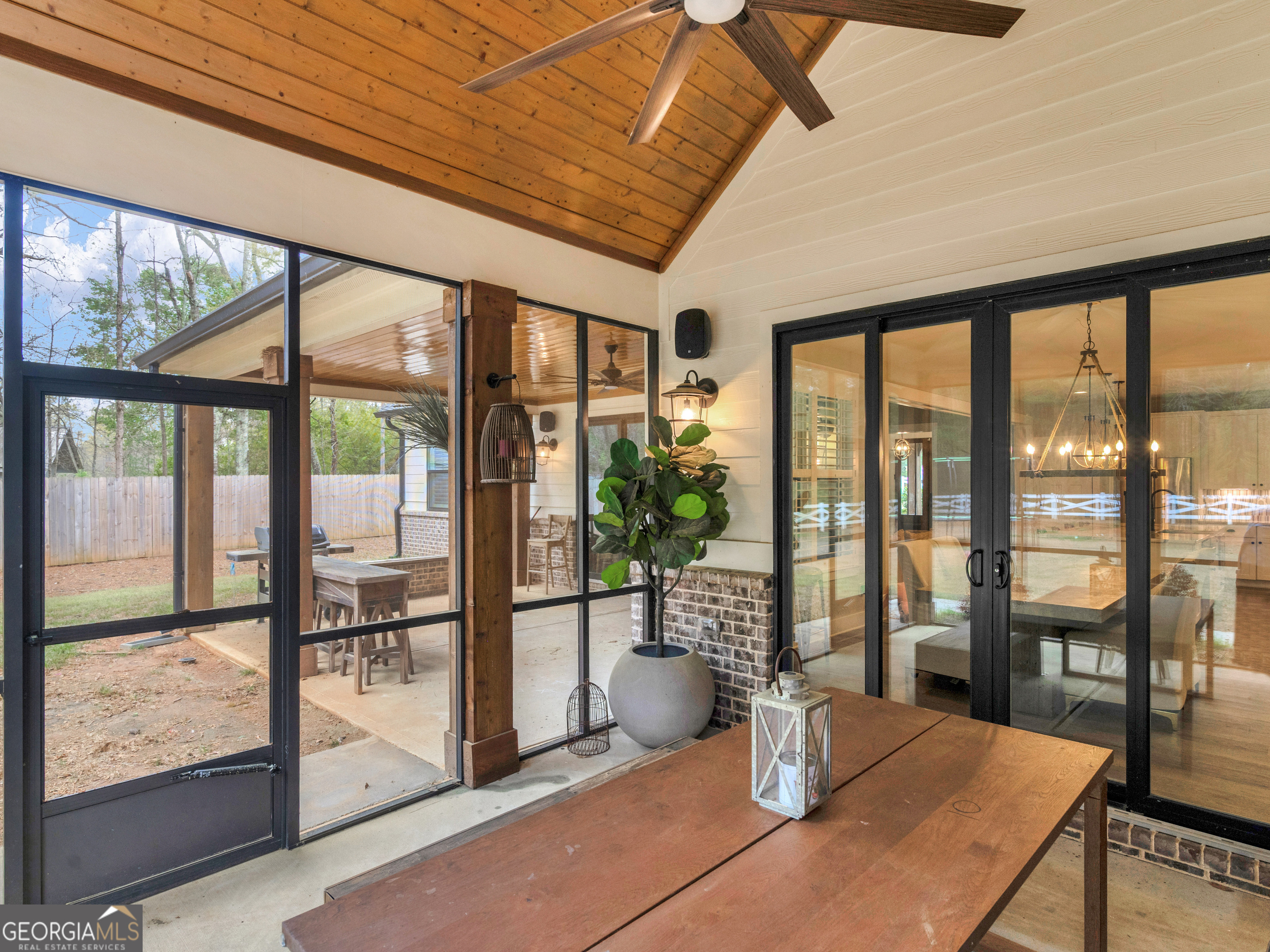 319 S Mount Carmel Road