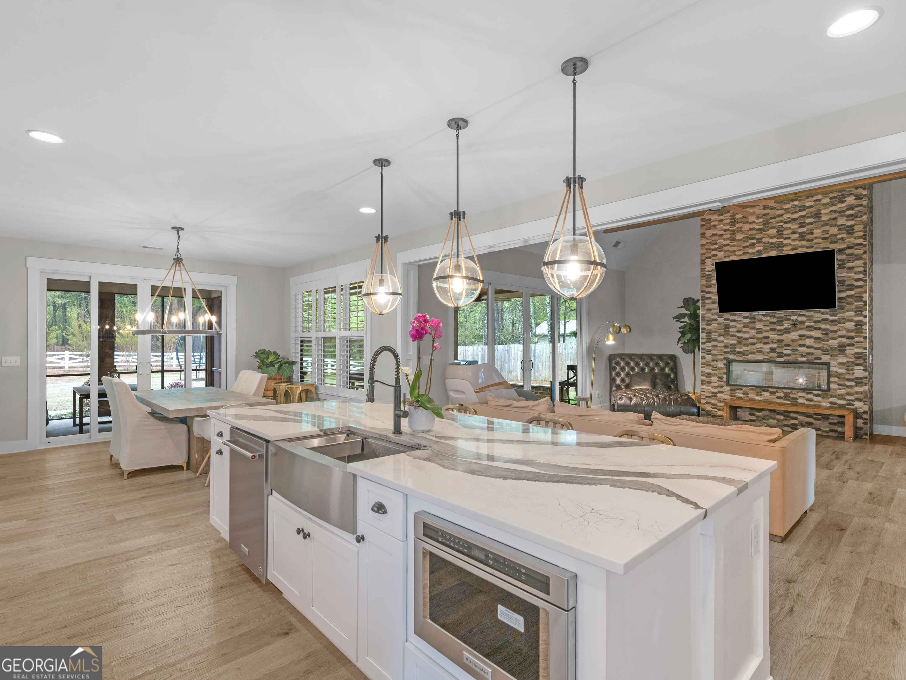 319 S Mount Carmel Road