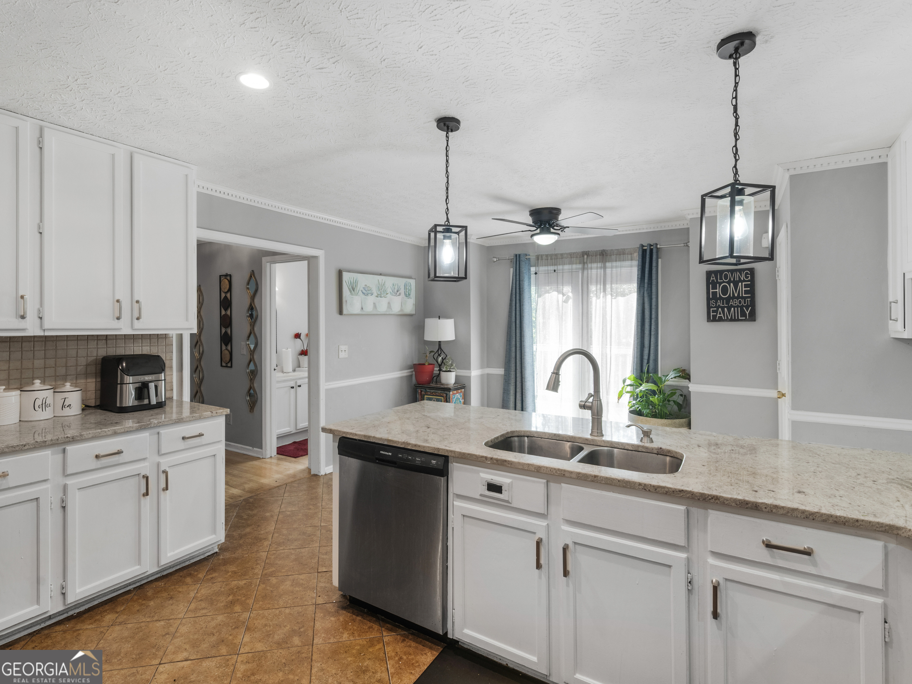 586 Clubland Circle SE