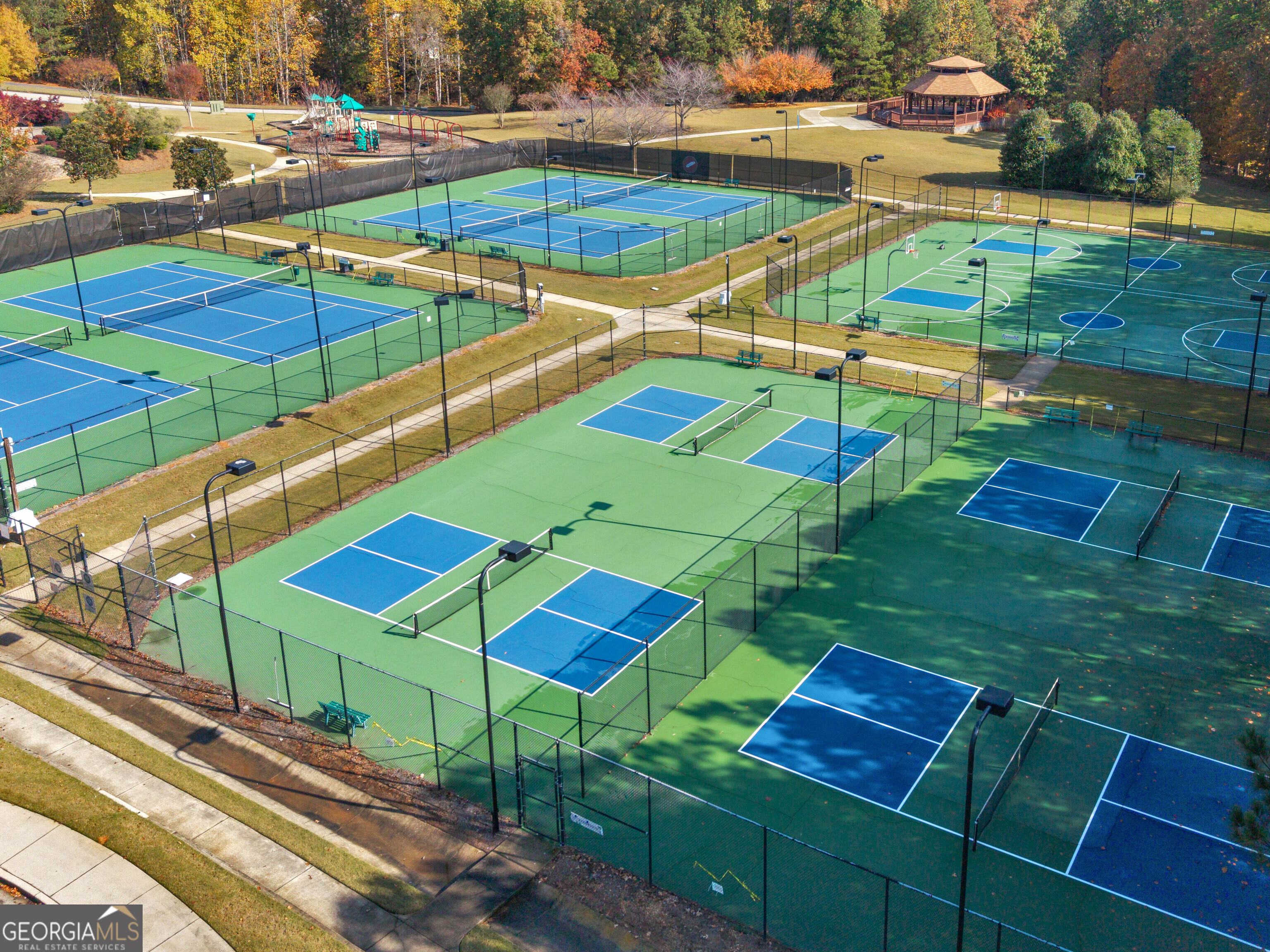 3831 Saddle Hill Way