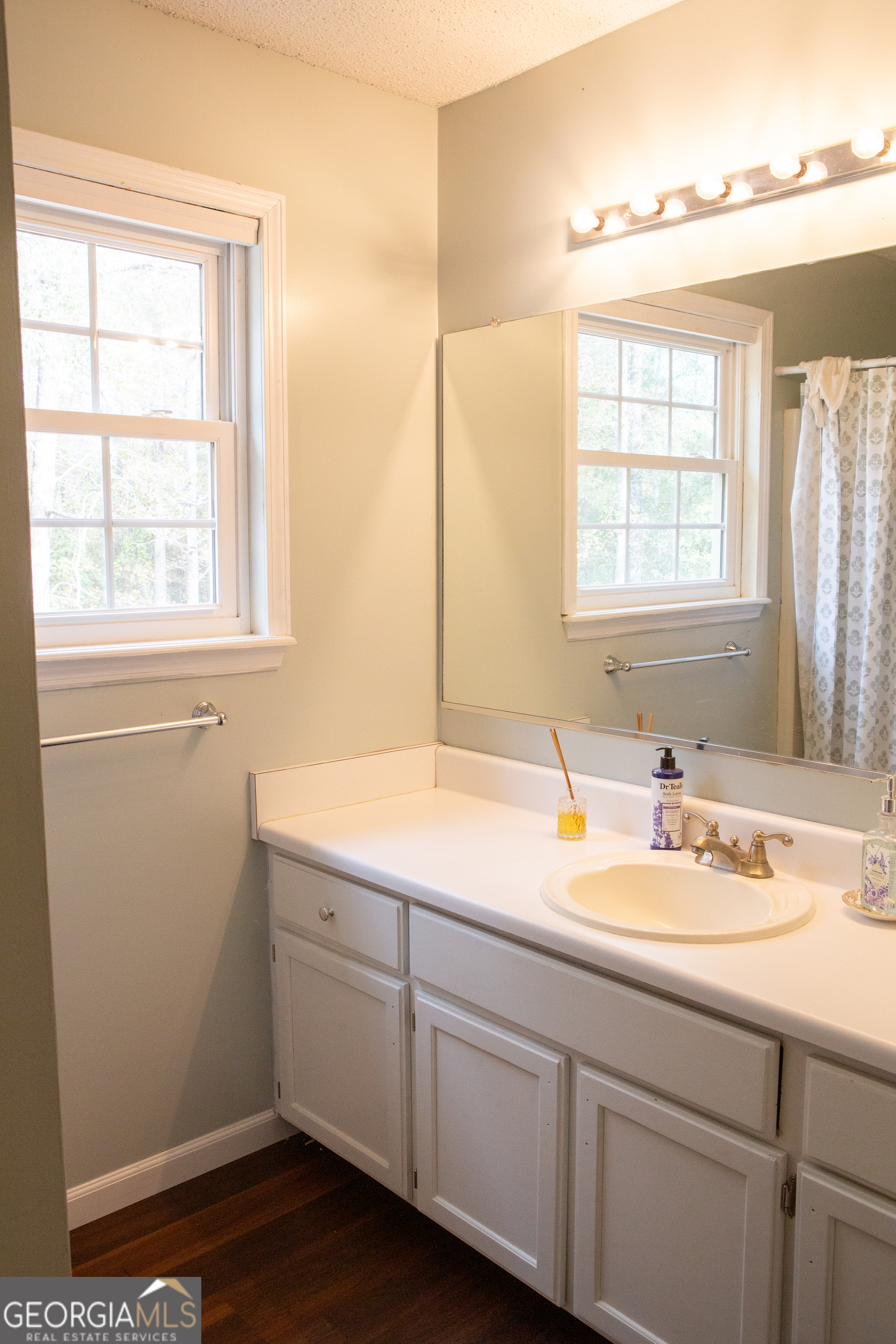 218 E Sheppard Street