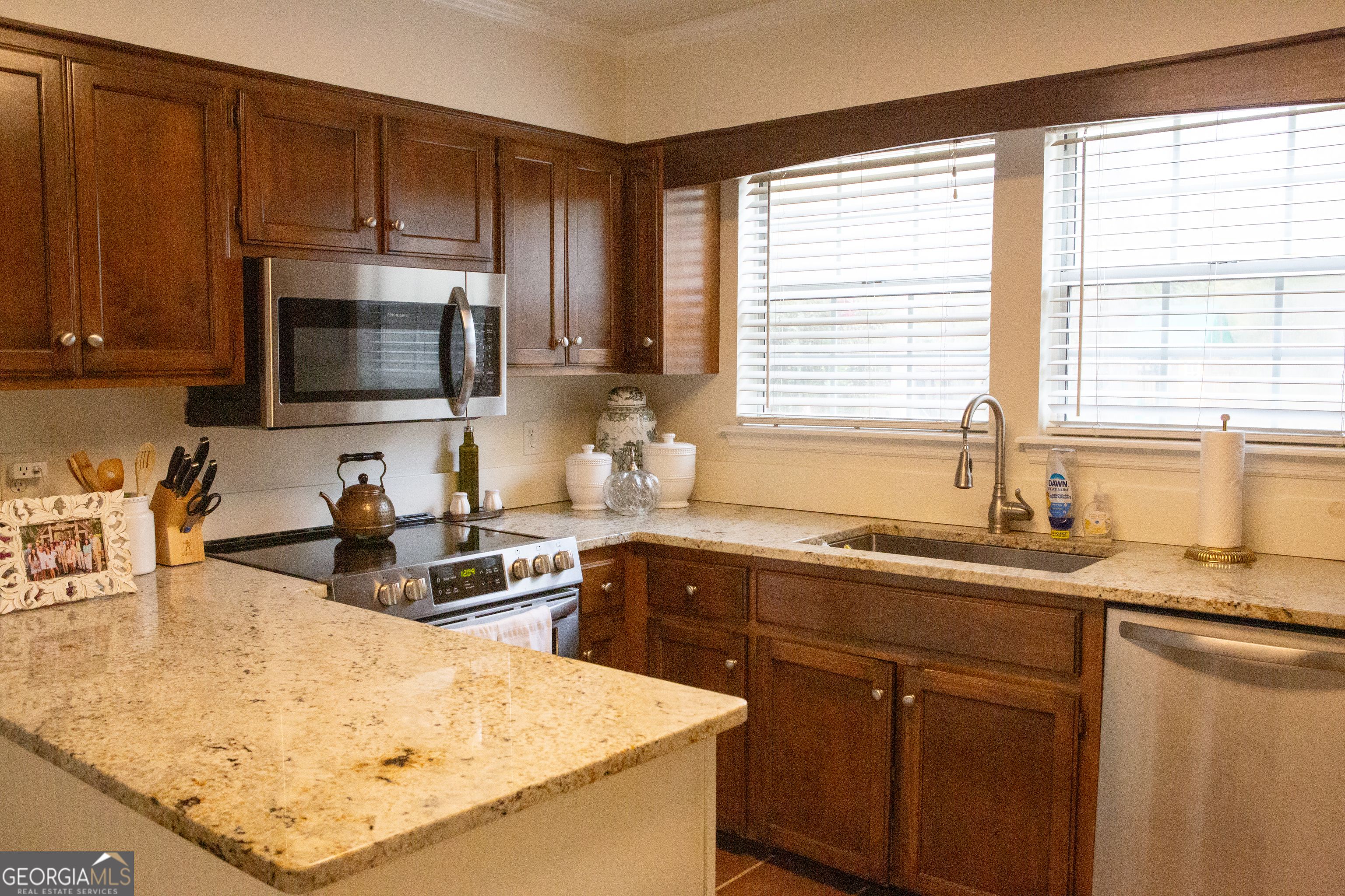 218 E Sheppard Street