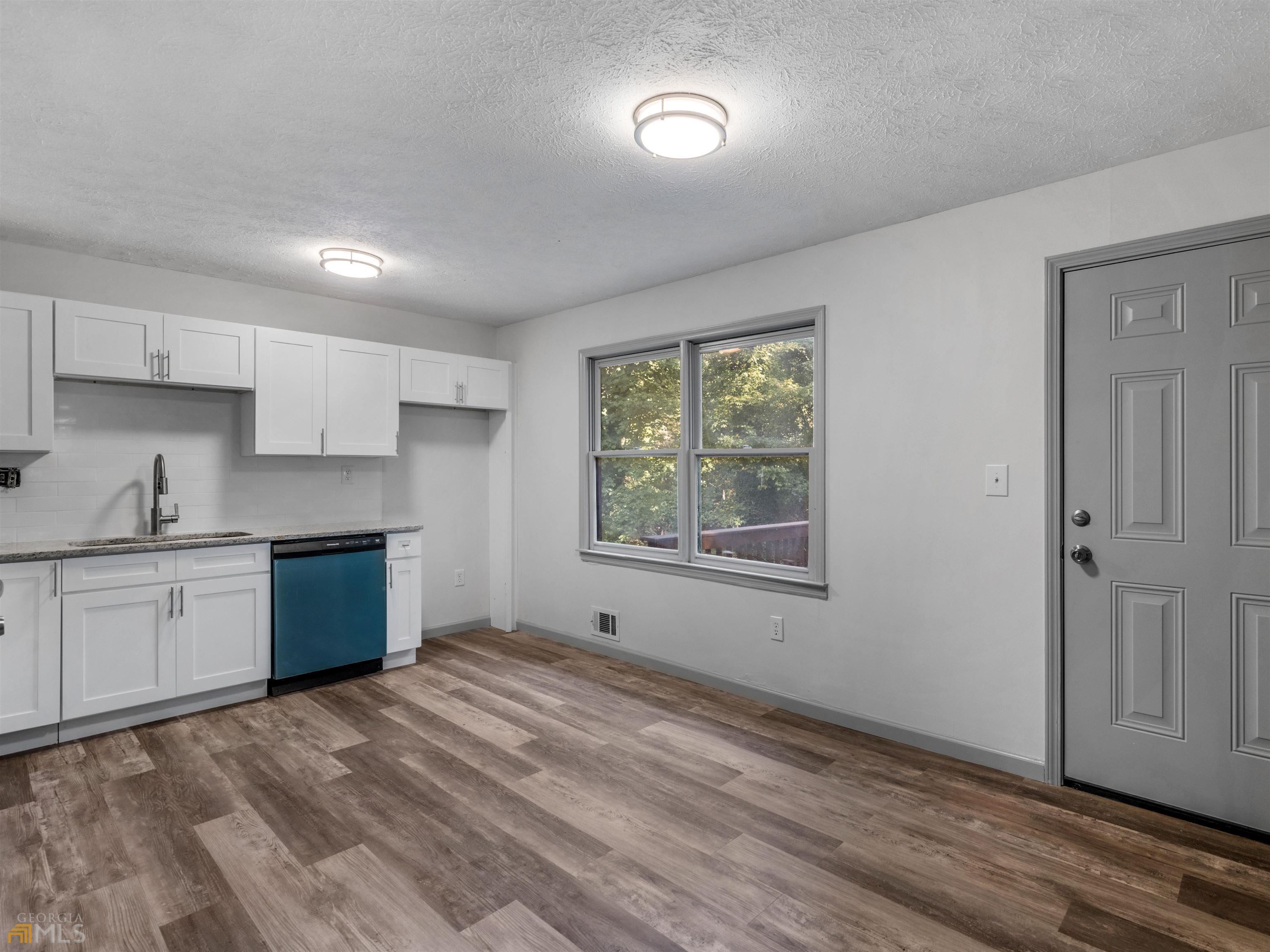 1999 Hampton Locust Grove Road