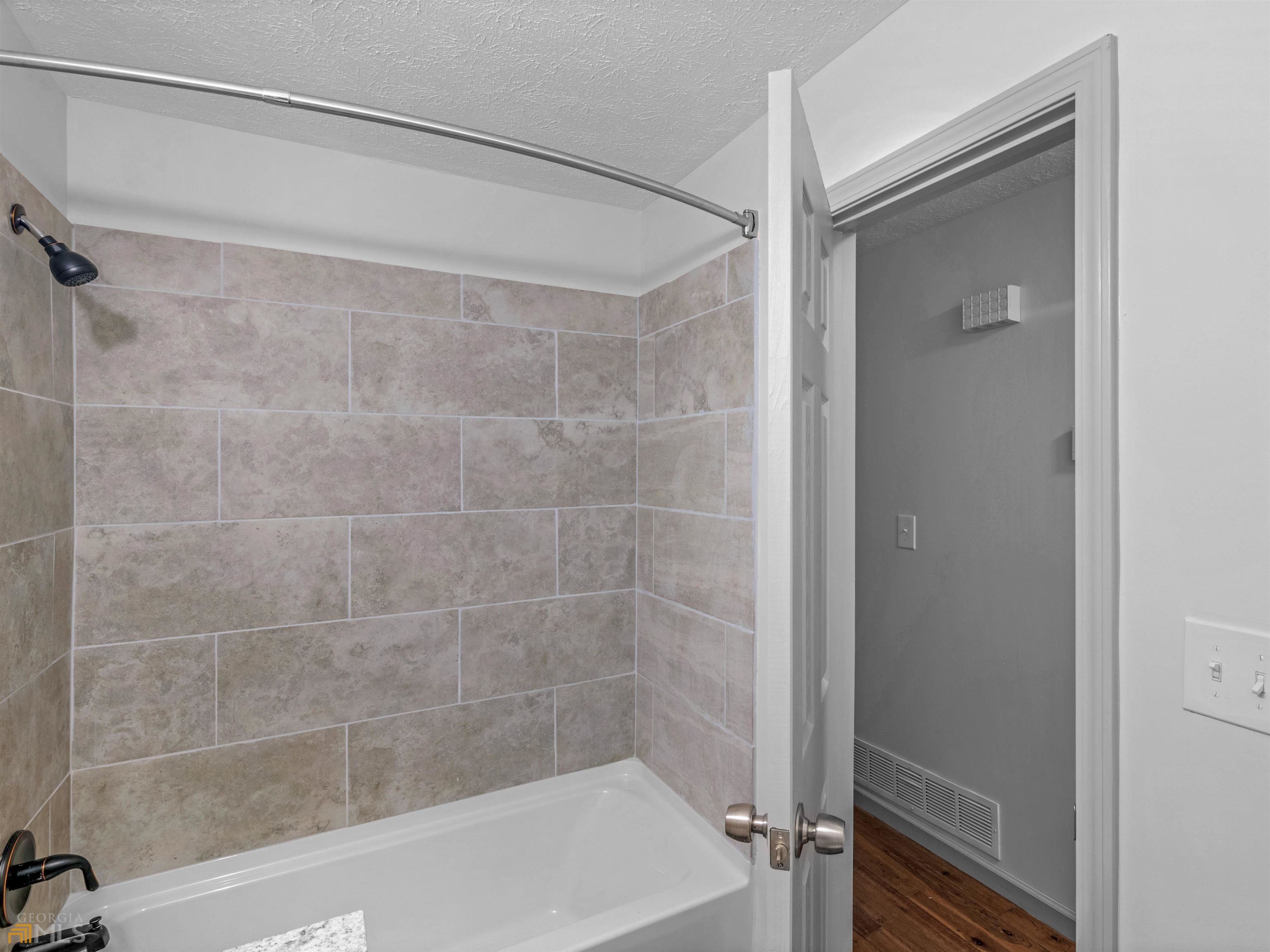 1999 Hampton Locust Grove Road