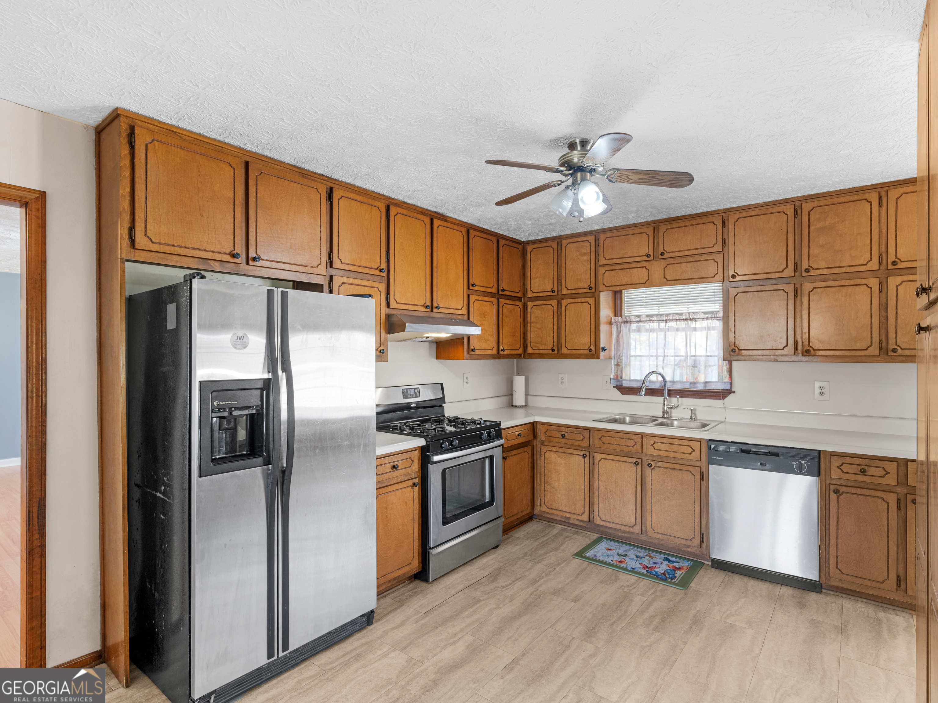 222 Farmbrook Parkway