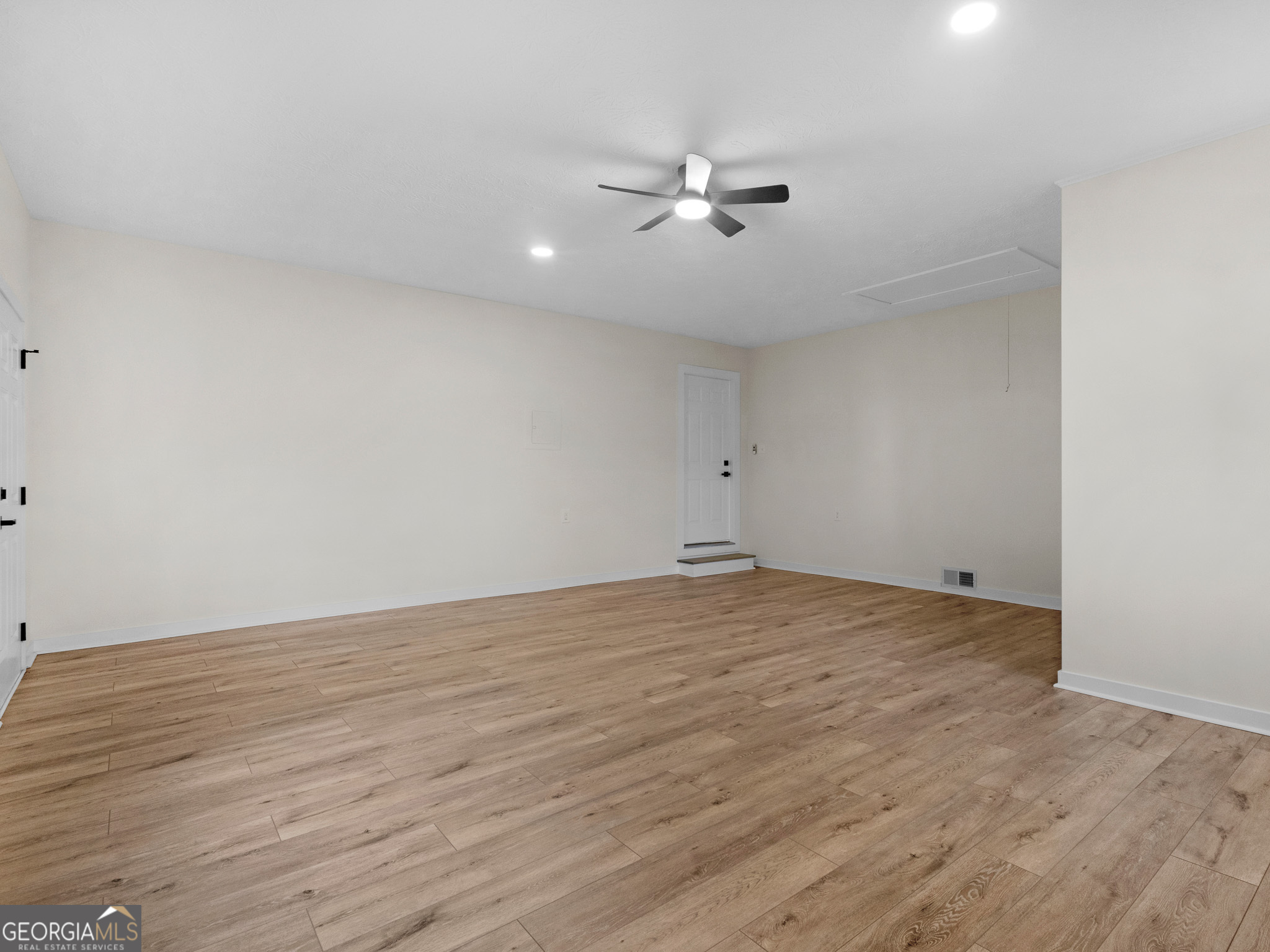 8228 Lullwater Court