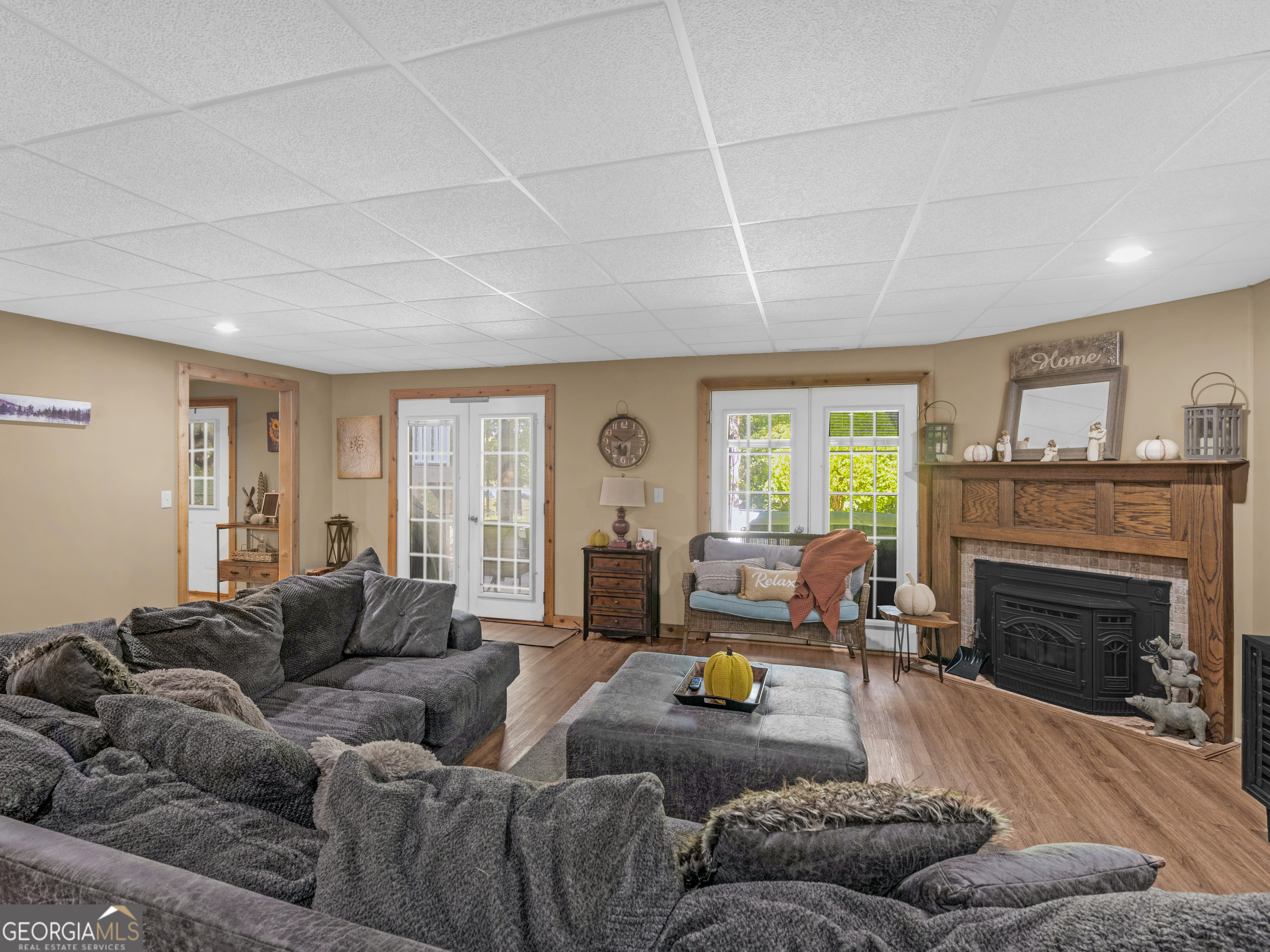 325 Country Side Drive