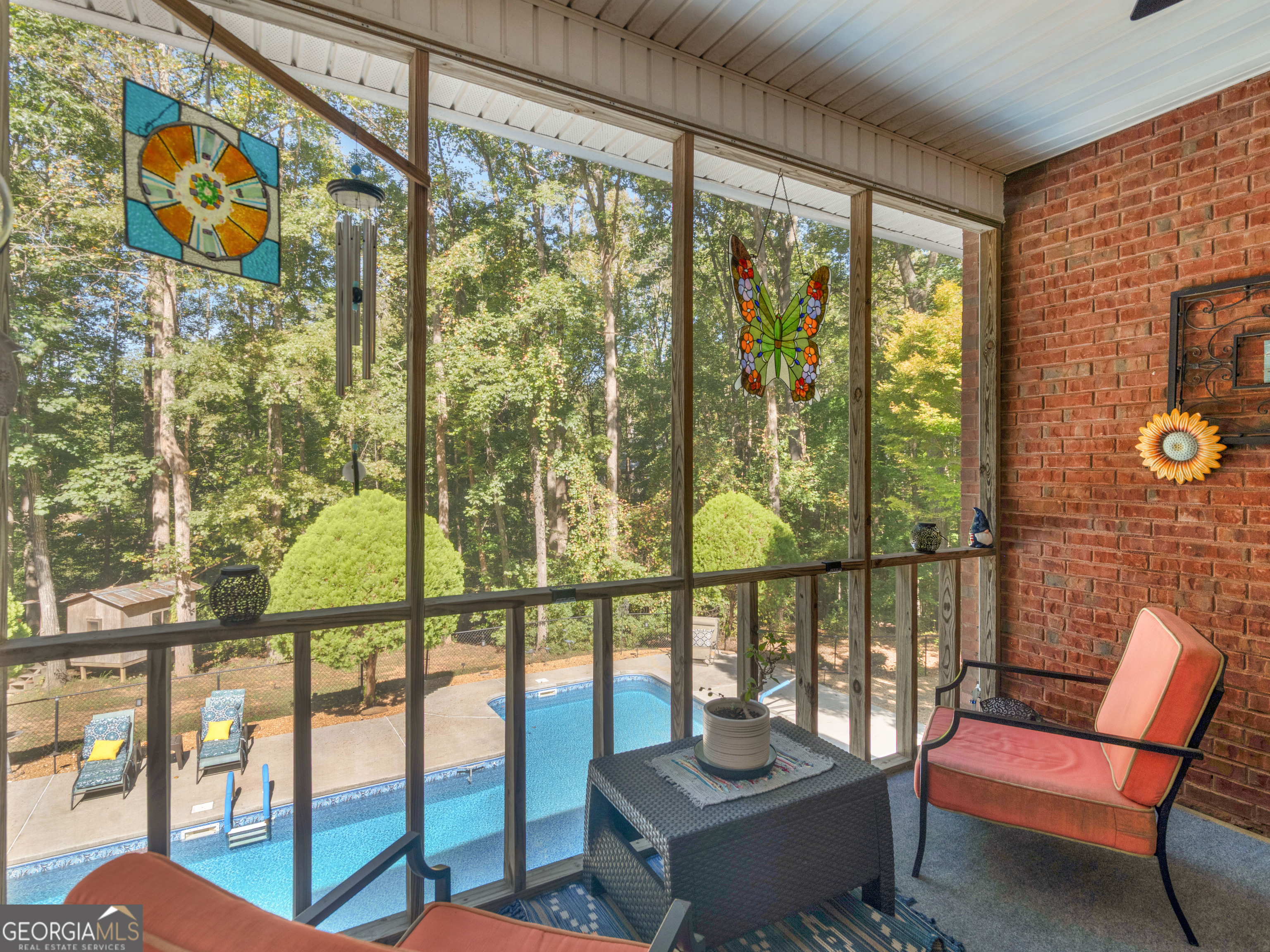 325 Country Side Drive