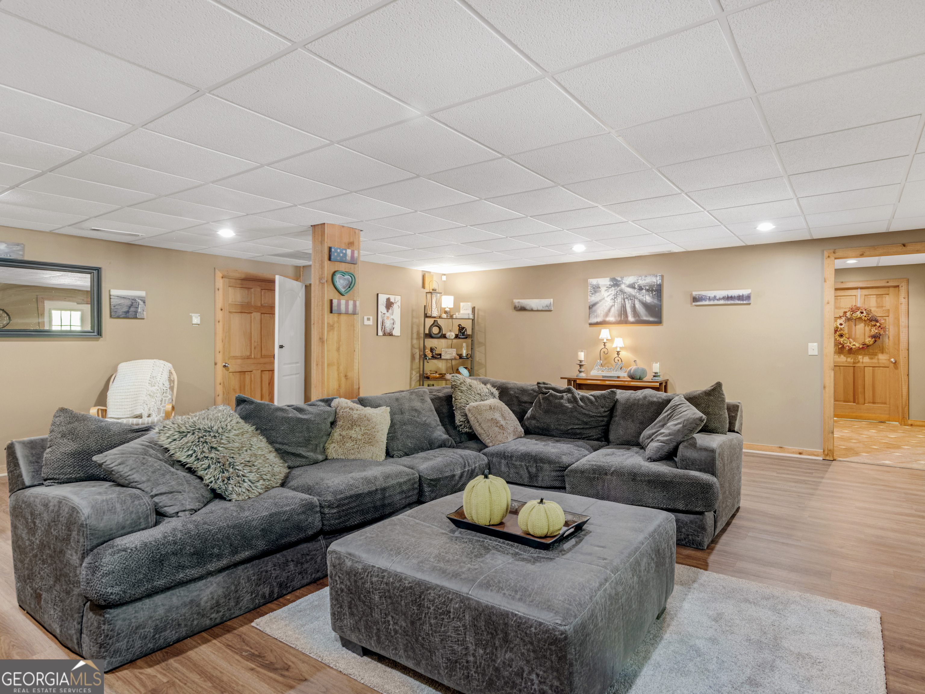 325 Country Side Drive