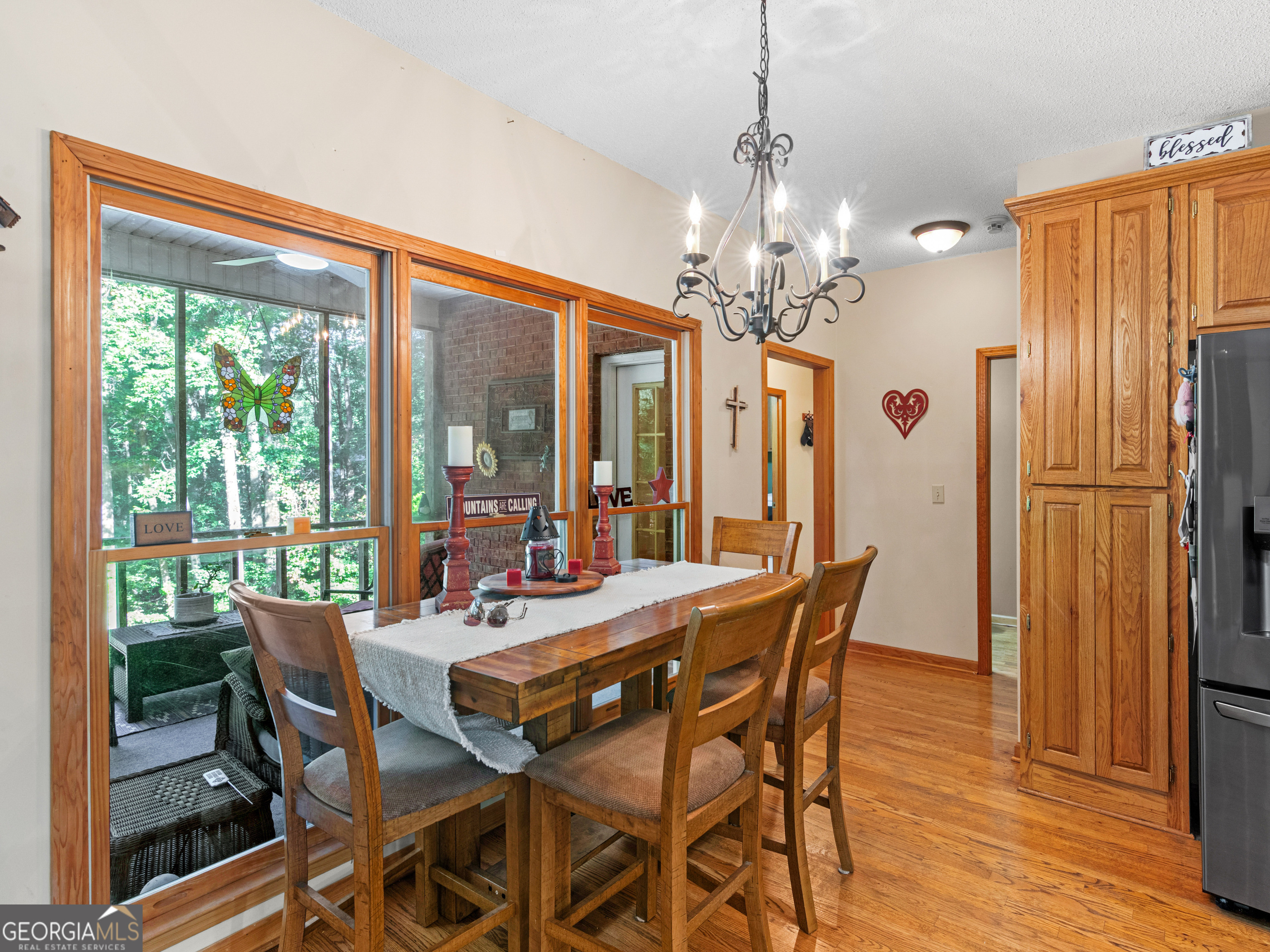 325 Country Side Drive