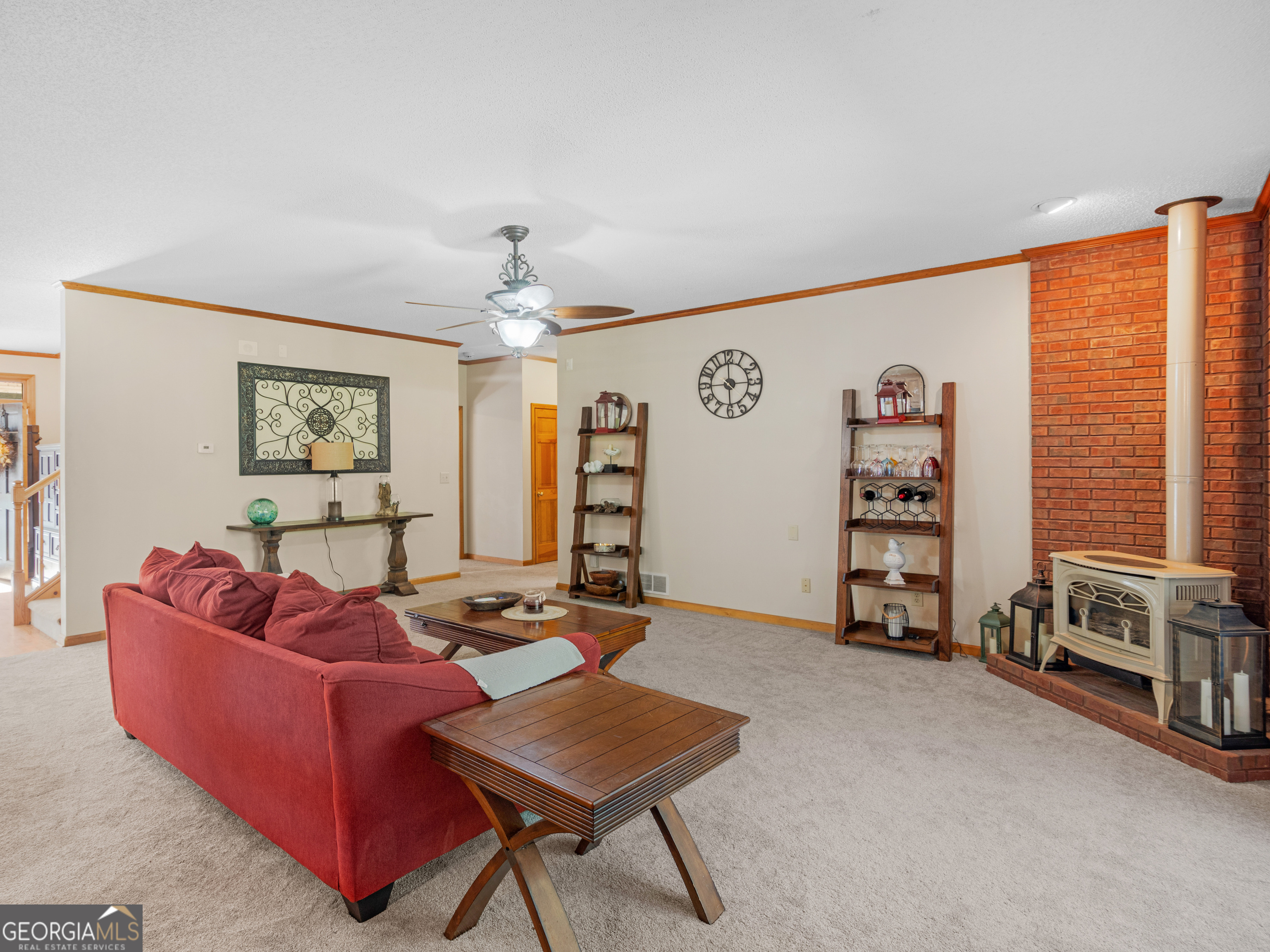 325 Country Side Drive