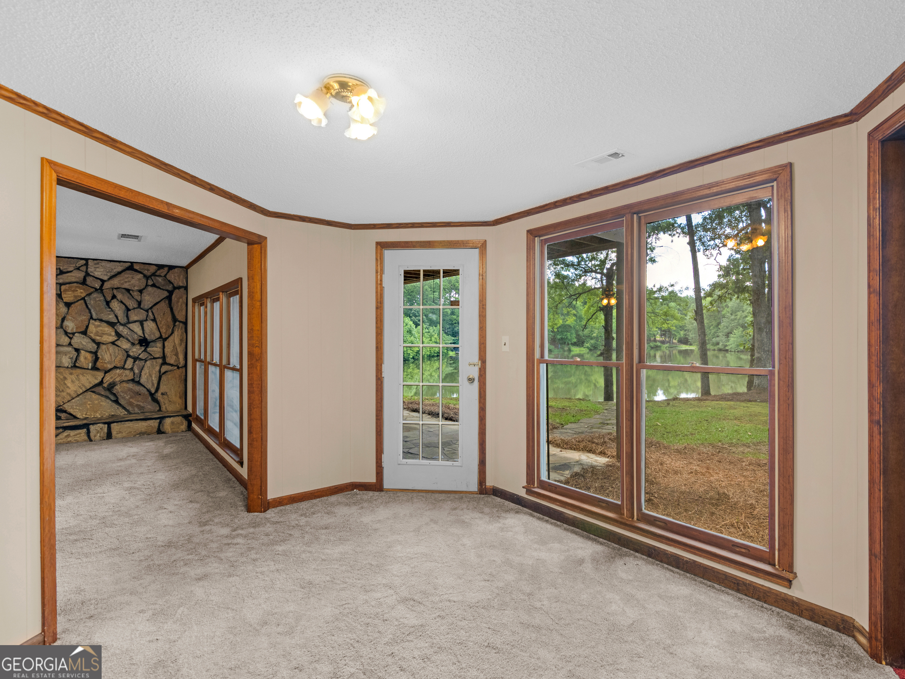 35 Hidden Lakes Drive