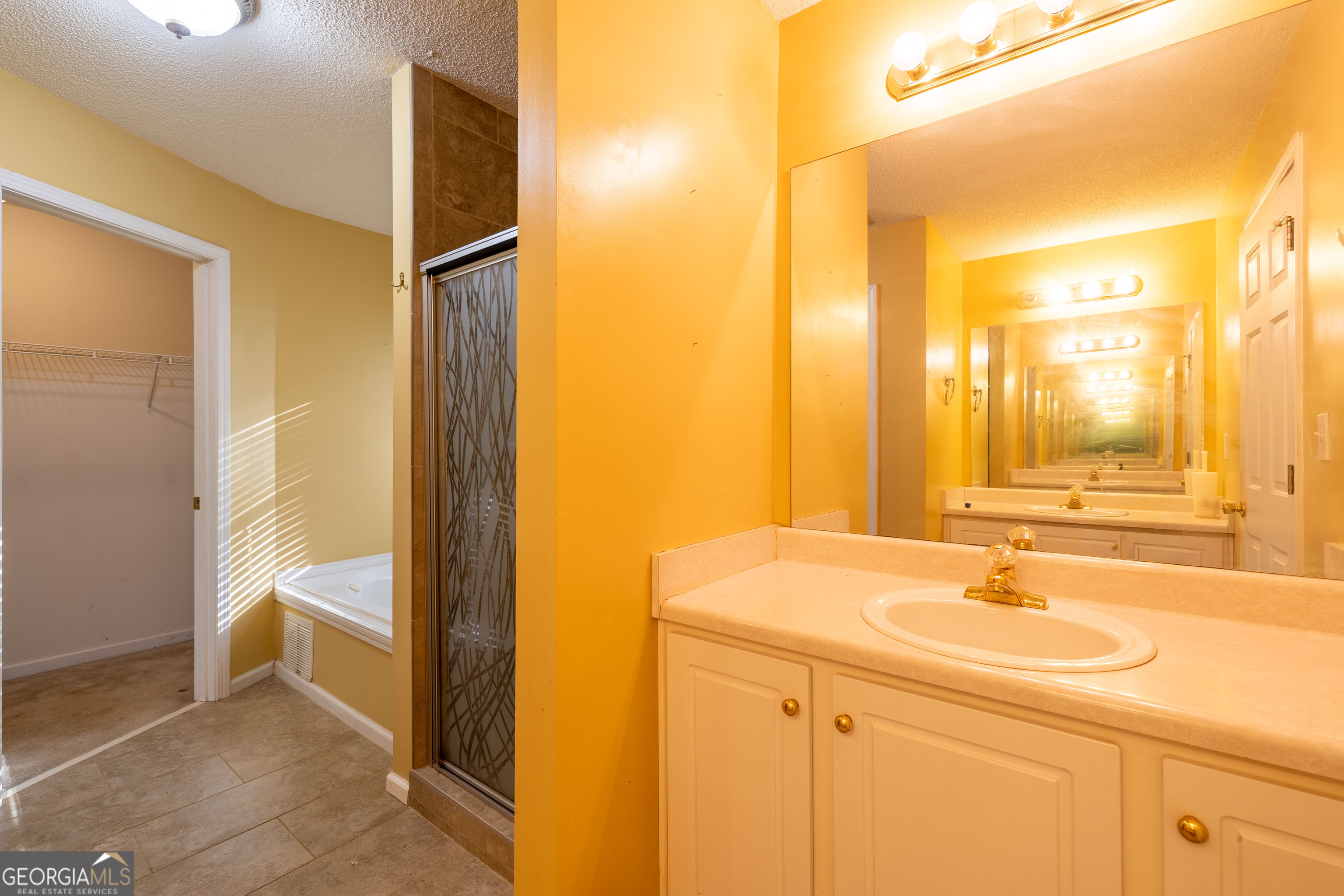 104 Silvergrass Drive