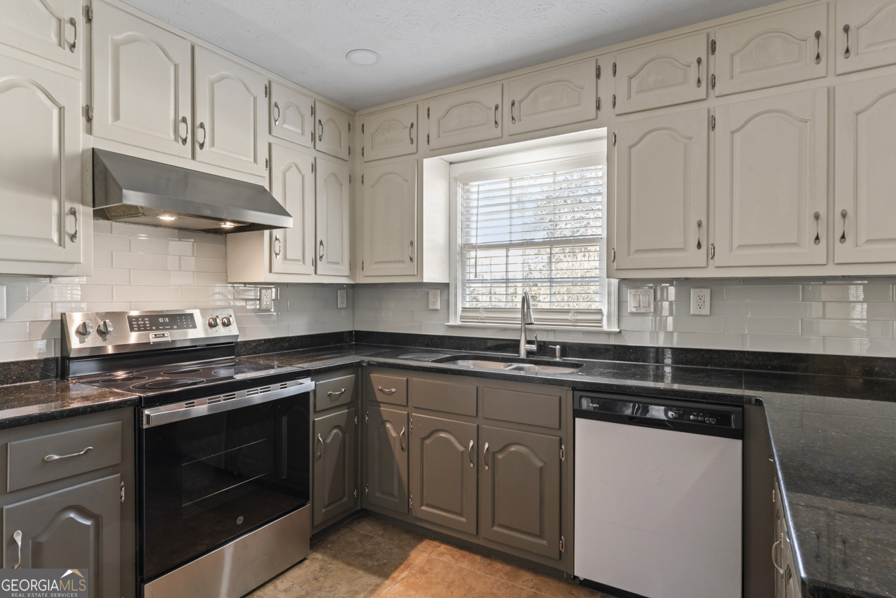 5170 Lost Dutchman Drive