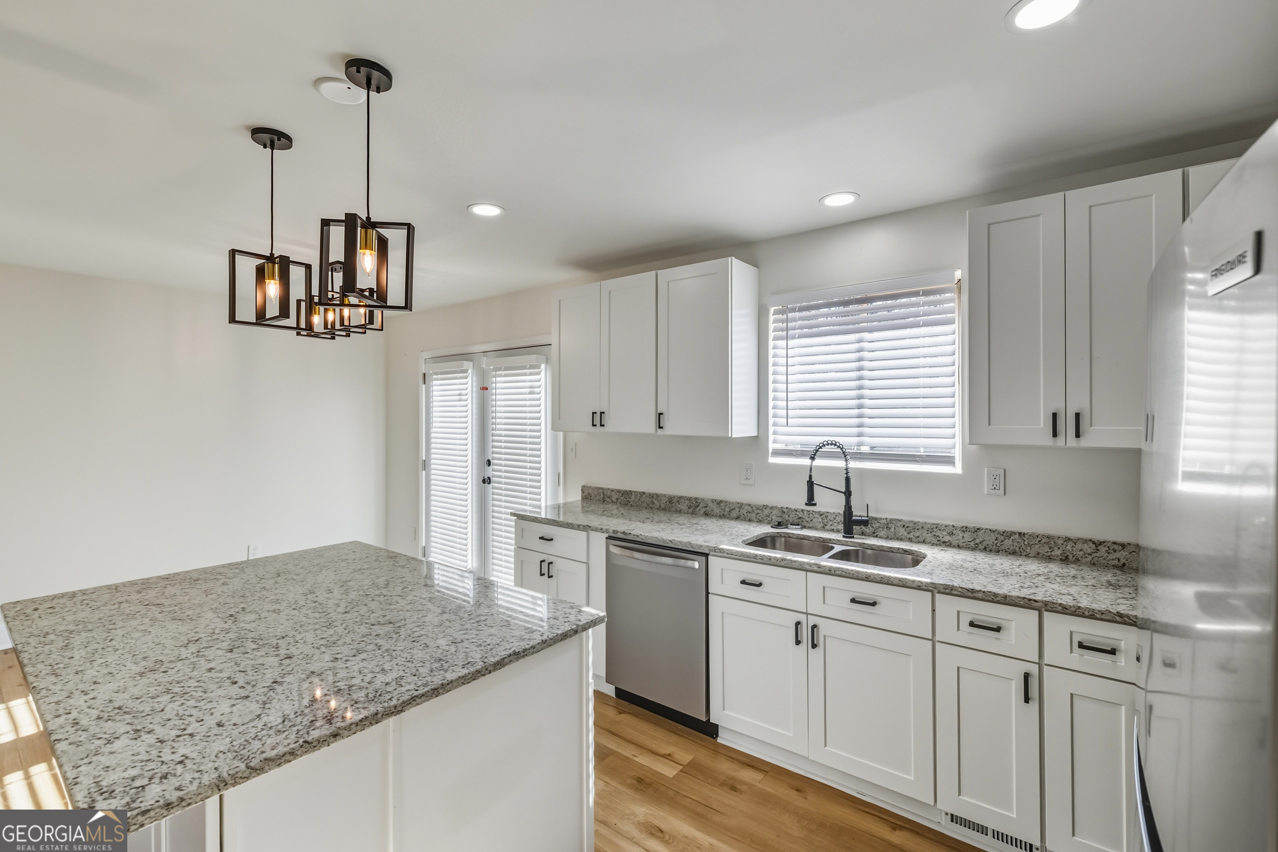 3822 Stephanie Drive SW