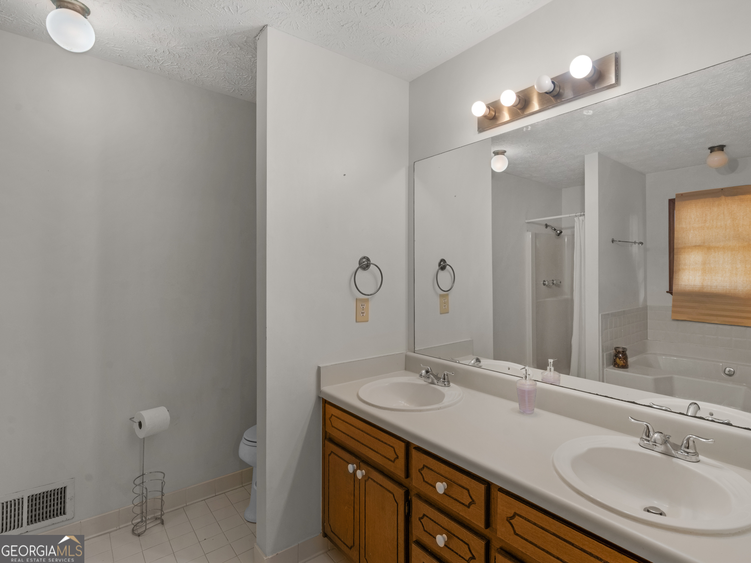 222 Farmbrook Parkway