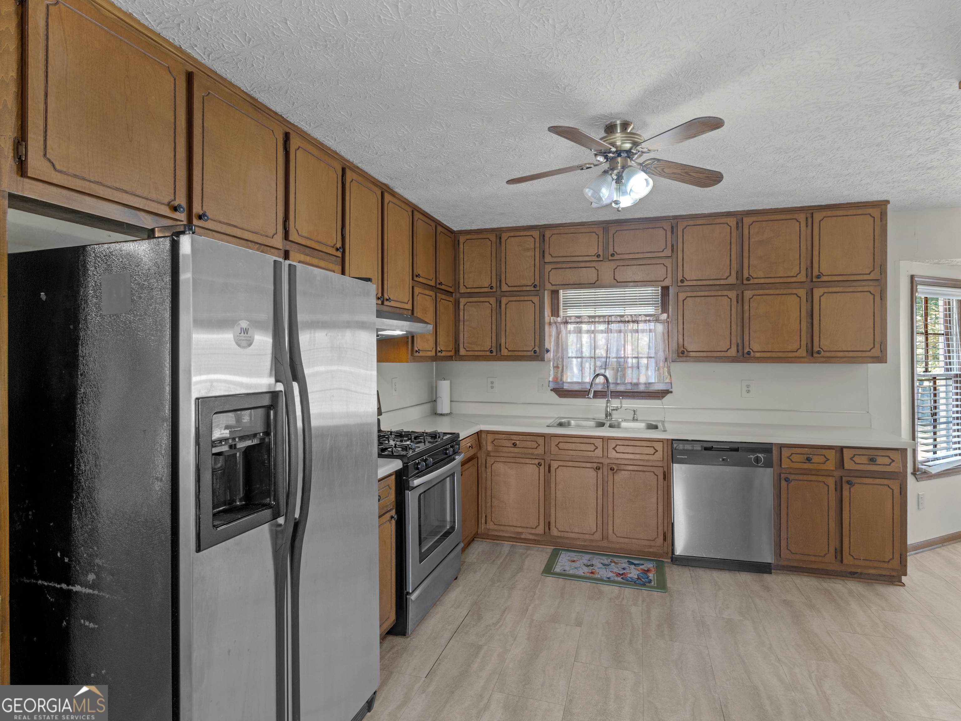 222 Farmbrook Parkway