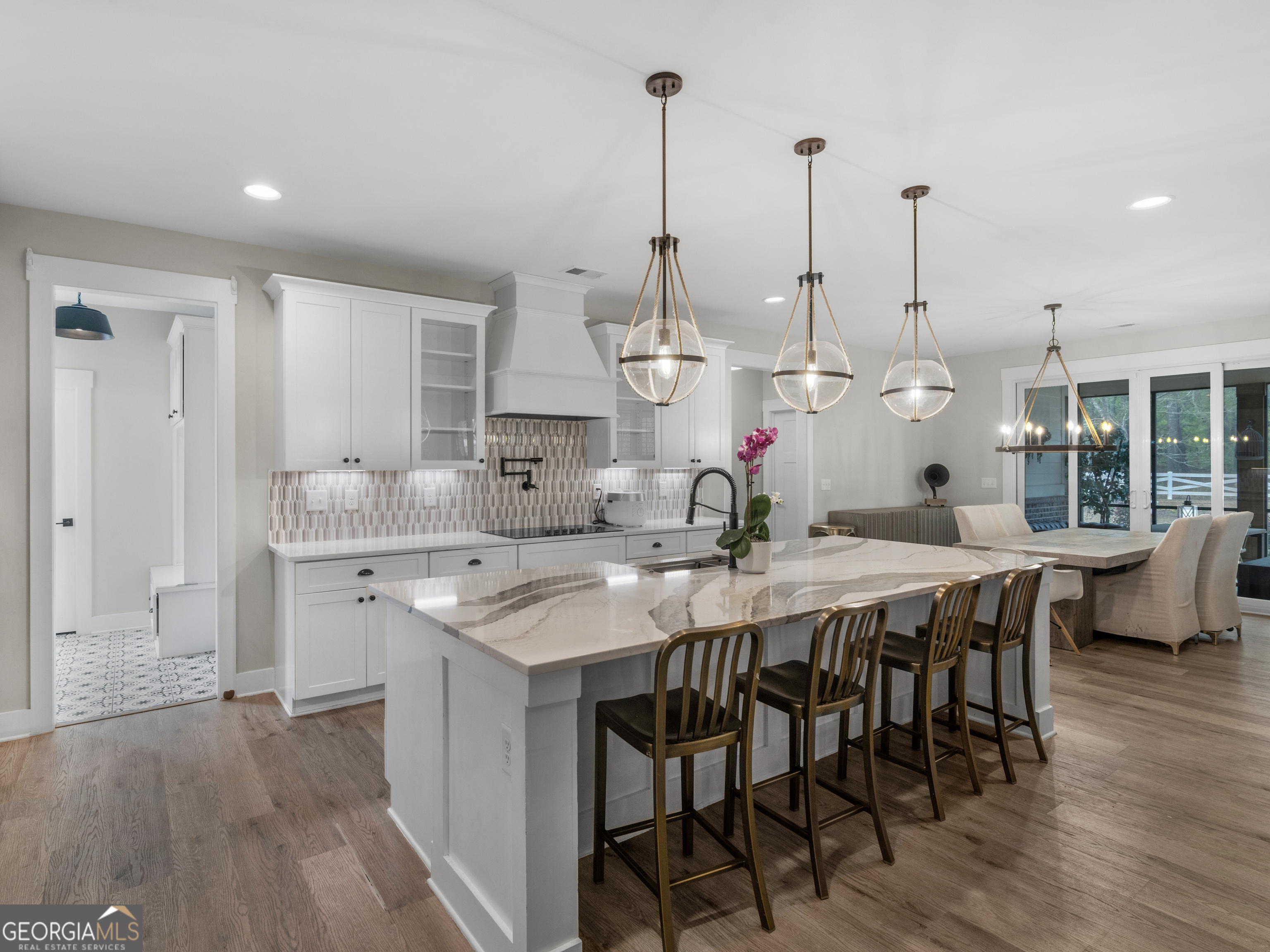 319 S Mount Carmel Road