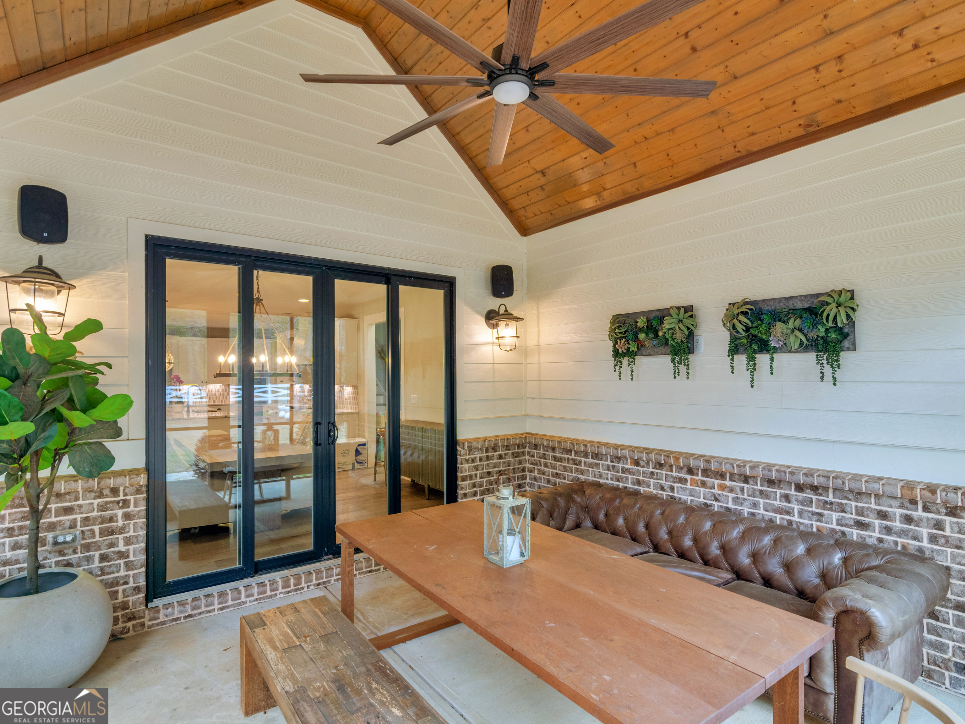 319 S Mount Carmel Road