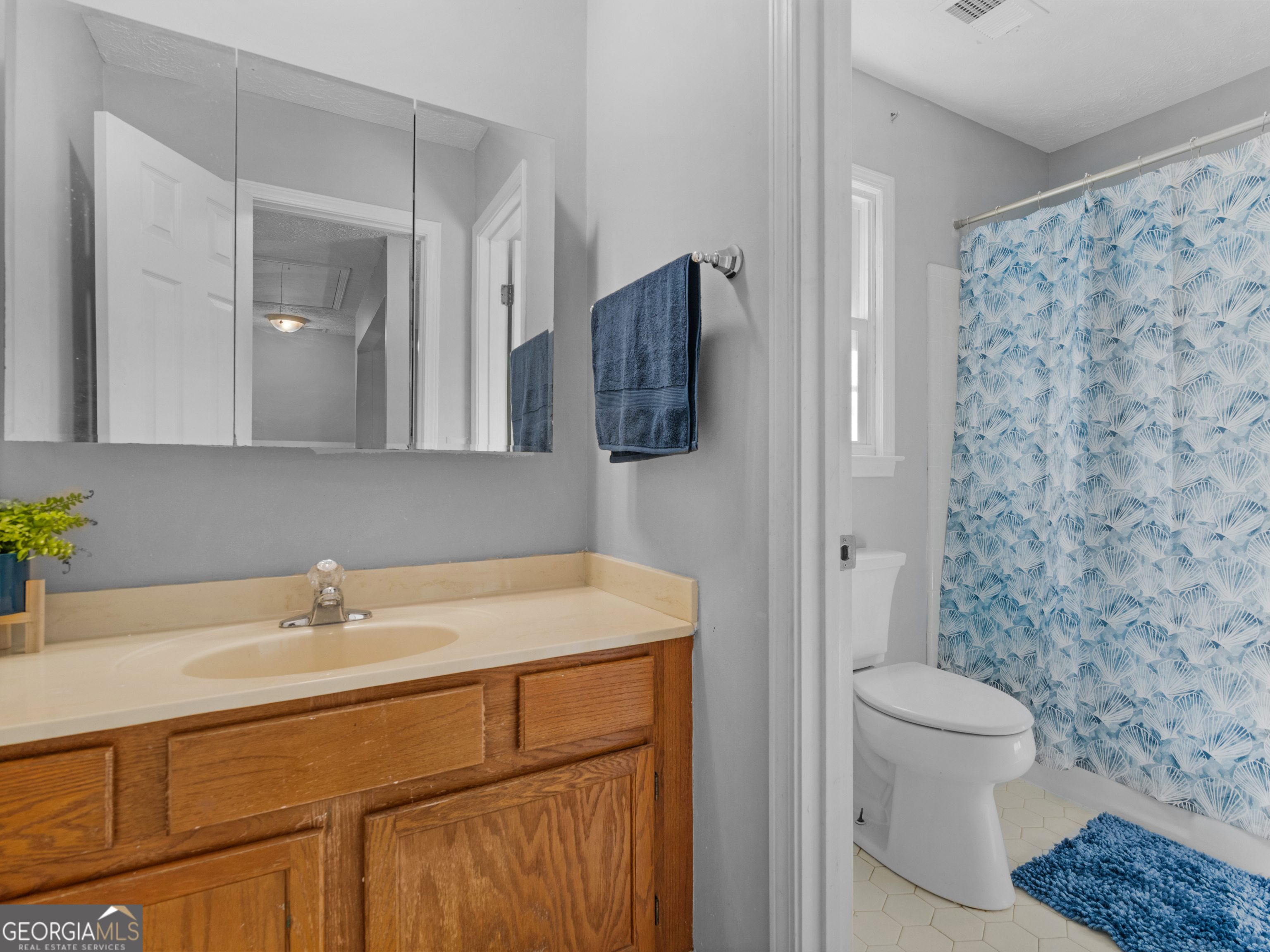 586 Clubland Circle SE