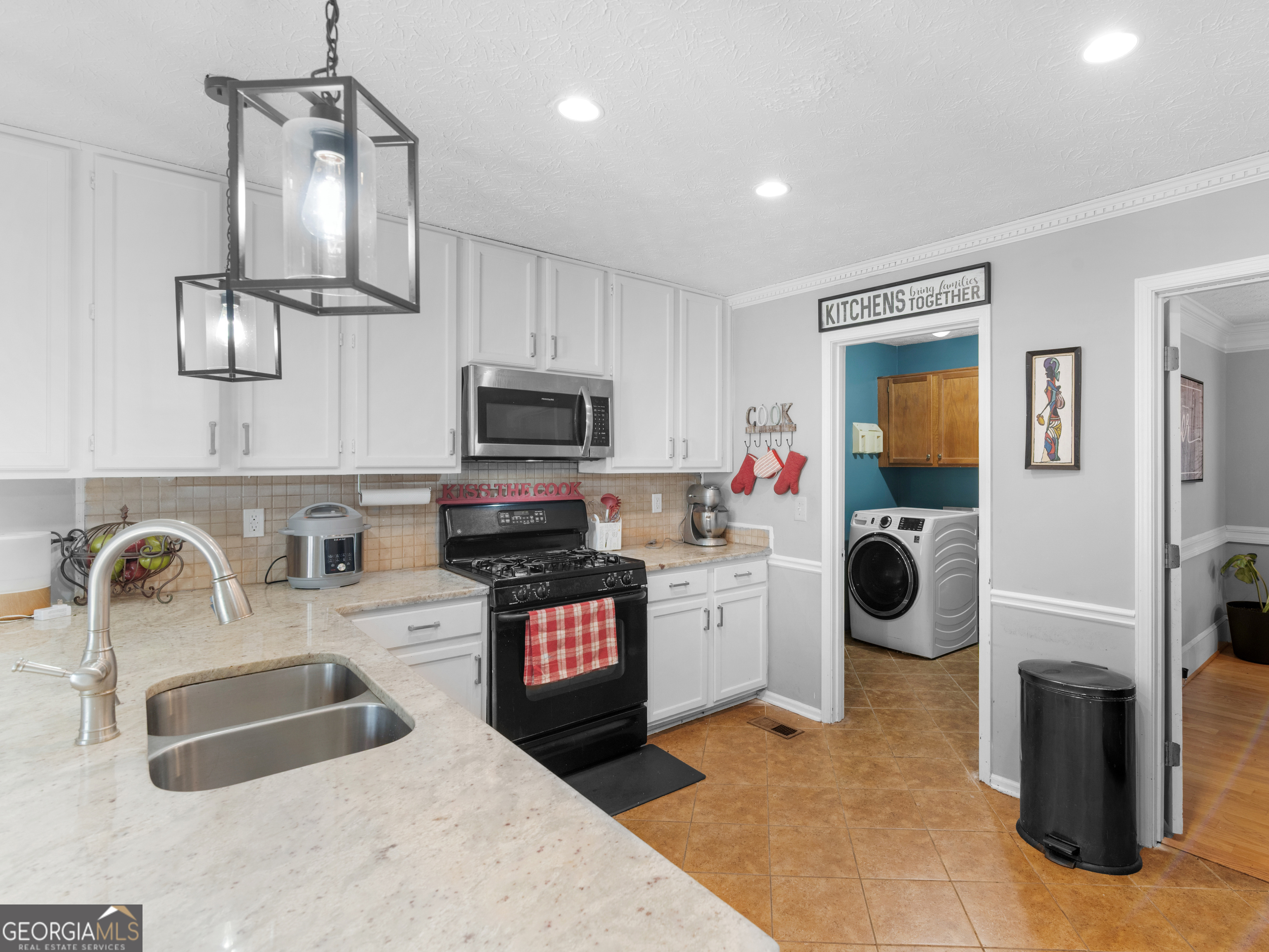 586 Clubland Circle SE