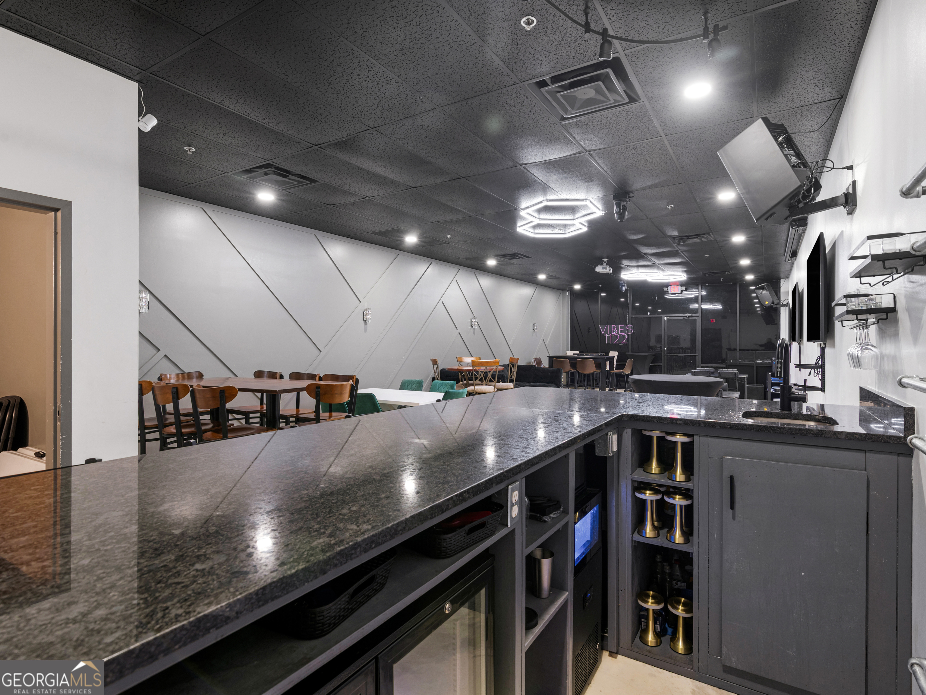 1122 McDonough Place