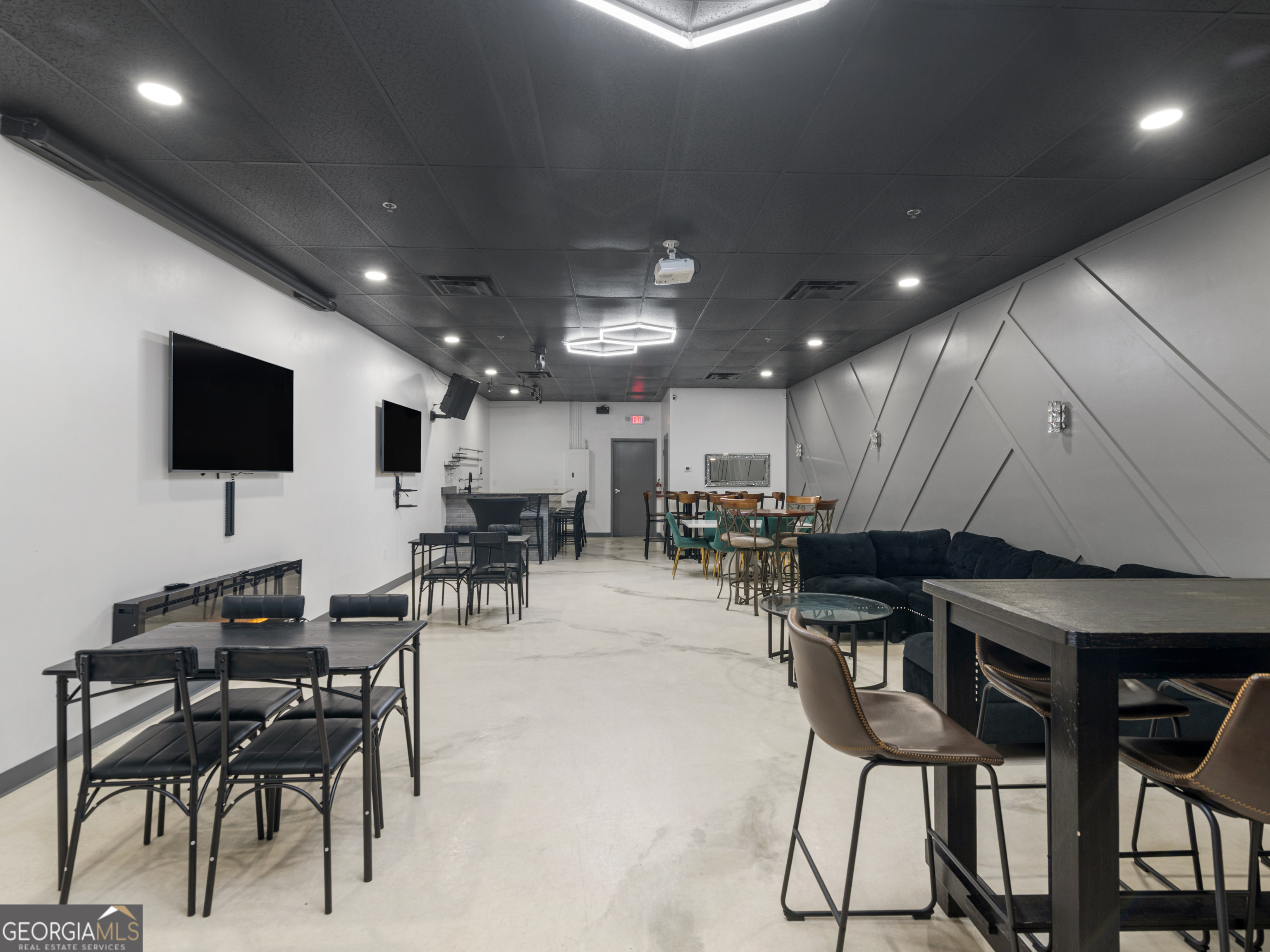 1122 McDonough Place