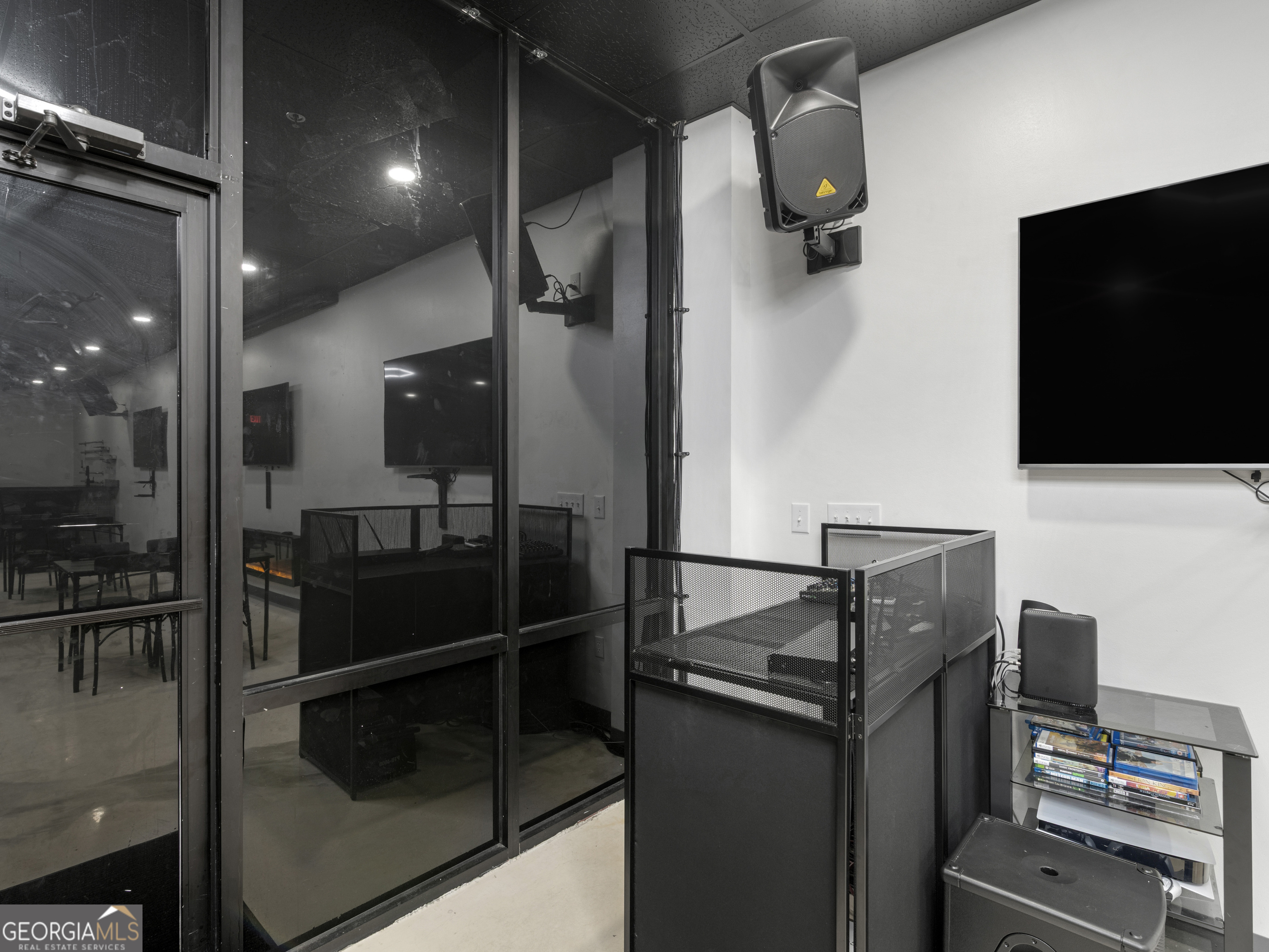 1122 McDonough Place