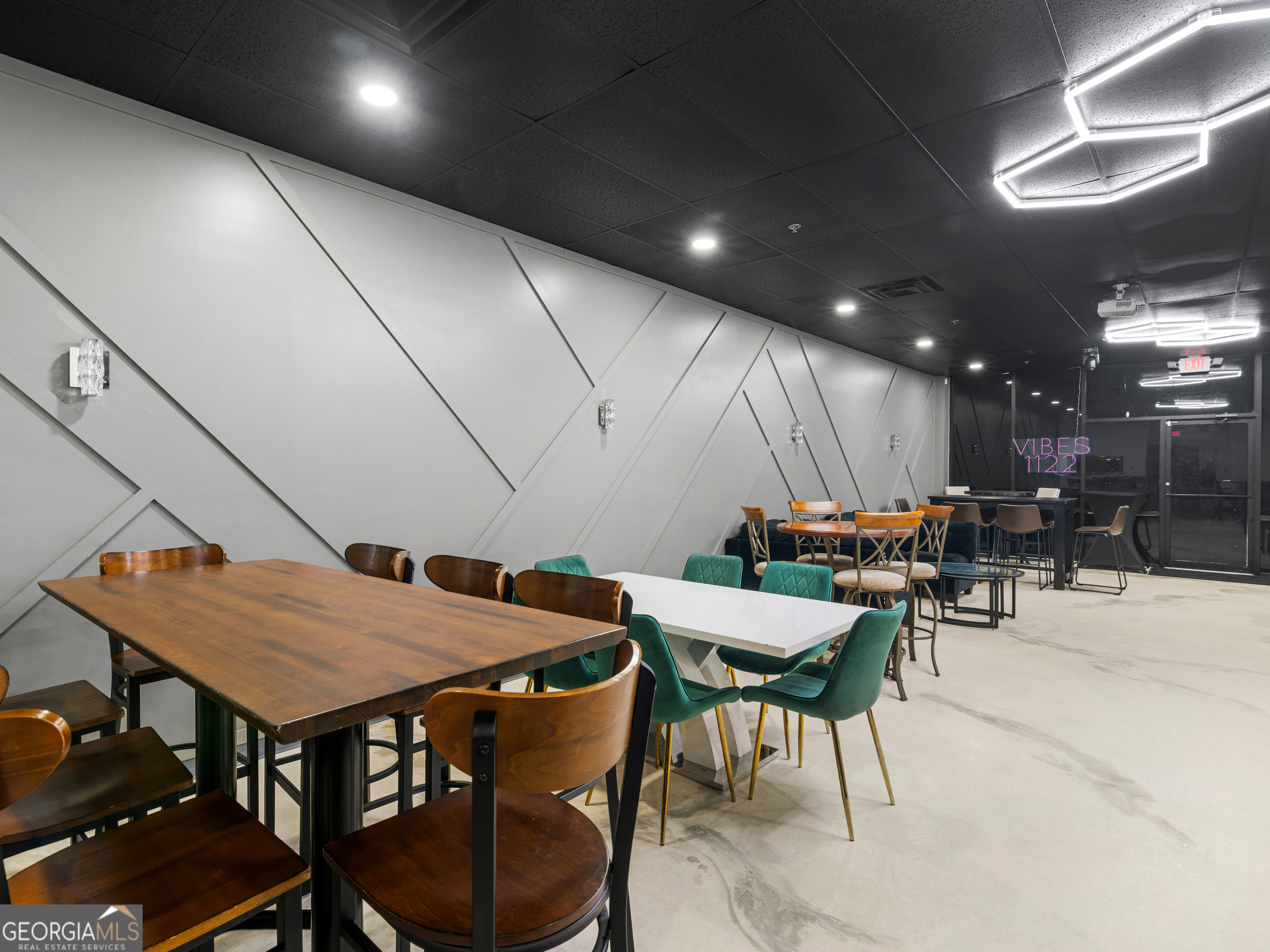 1122 McDonough Place