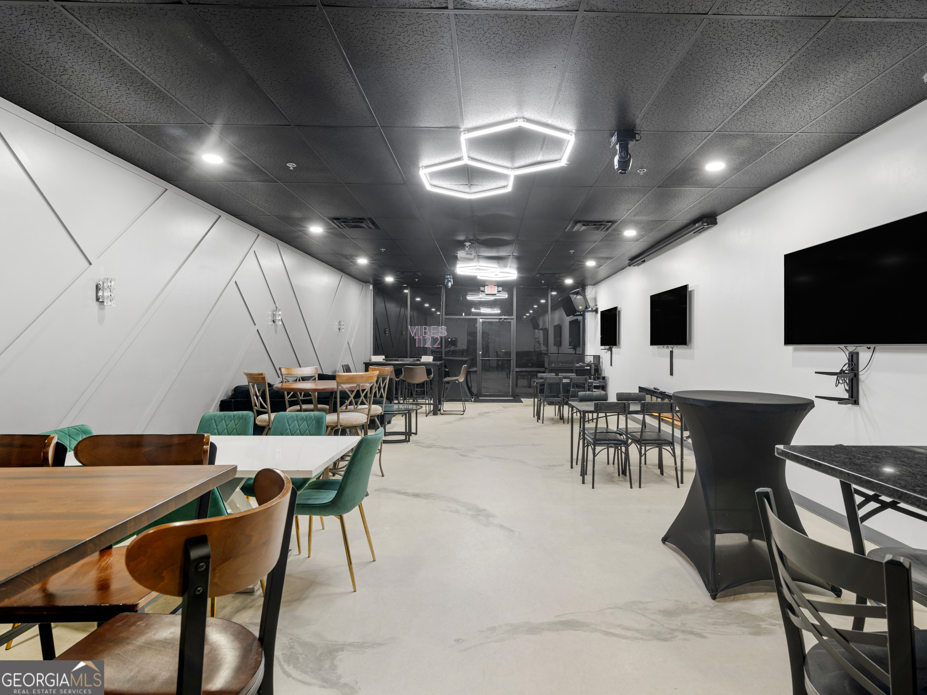 1122 McDonough Place