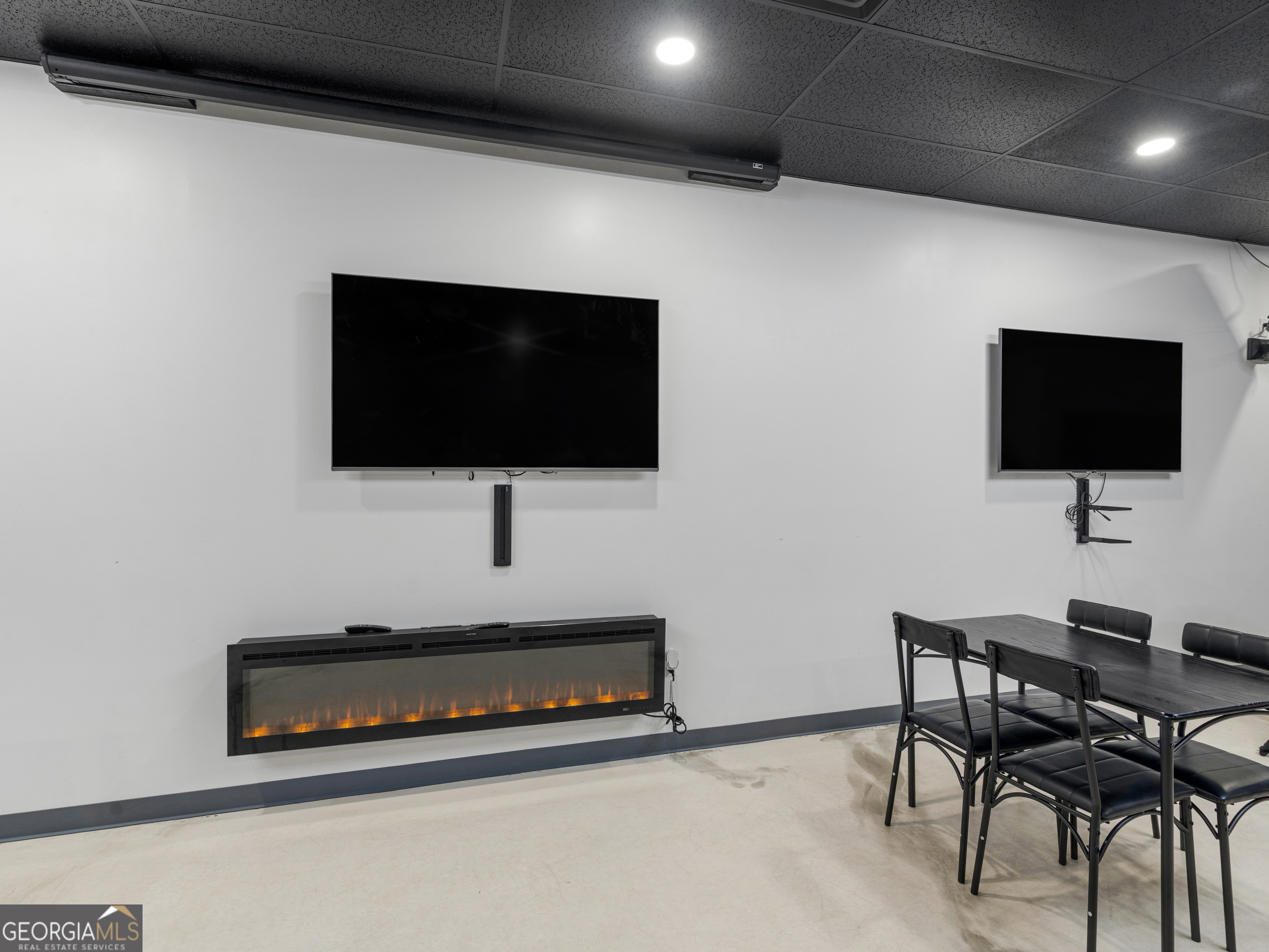 1122 McDonough Place