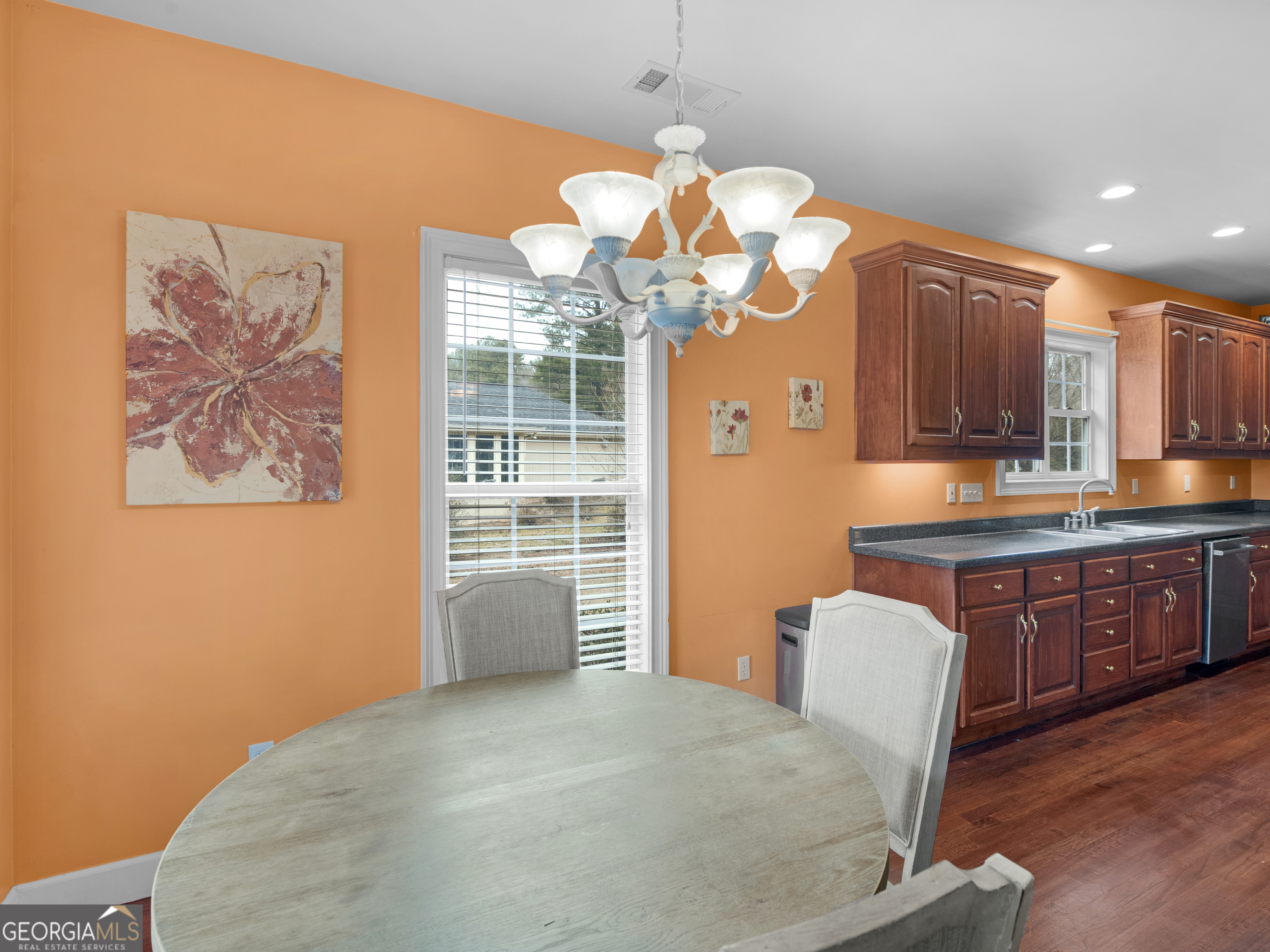 517 N Pine Hill Road