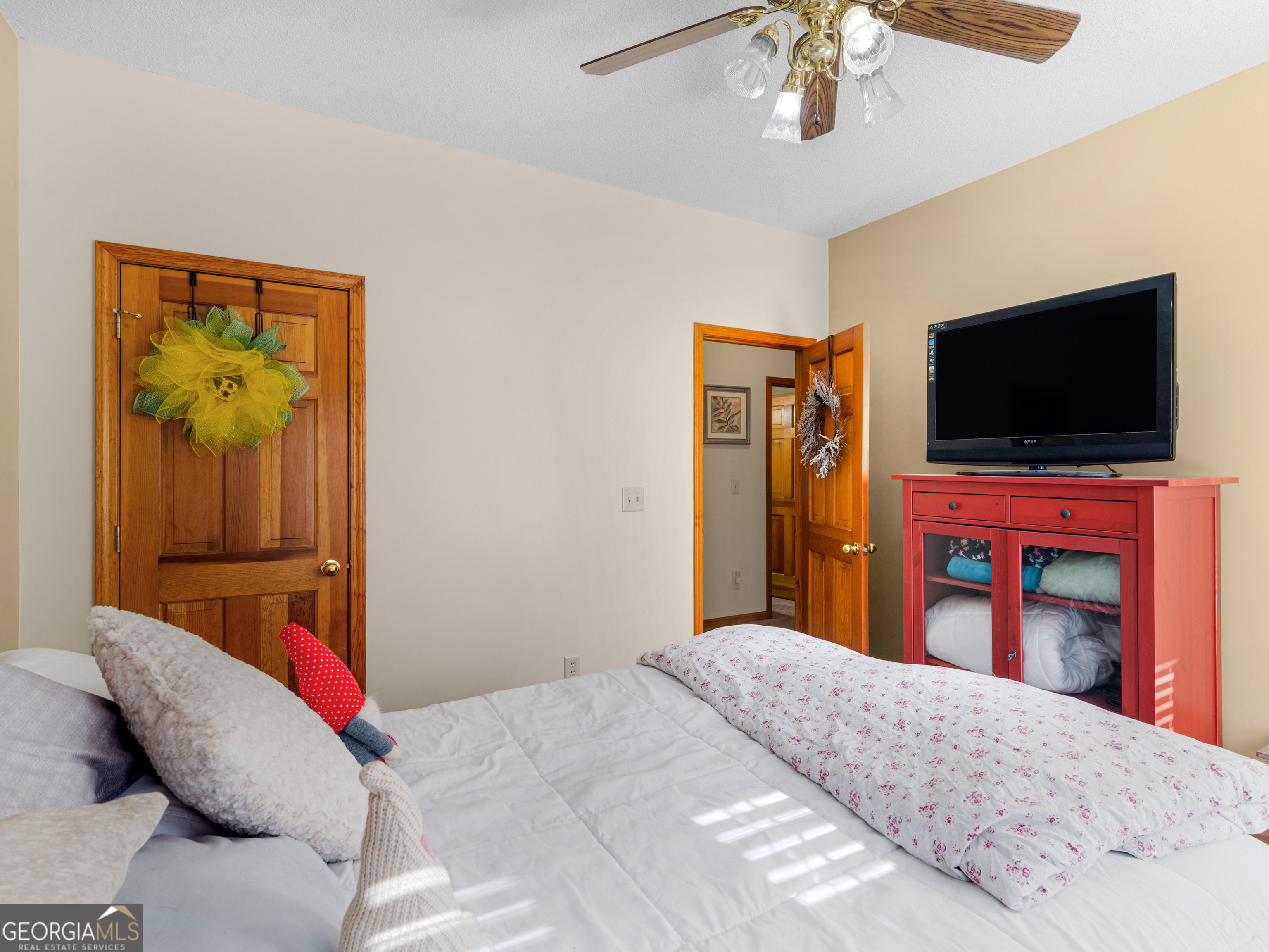 325 Country Side Drive