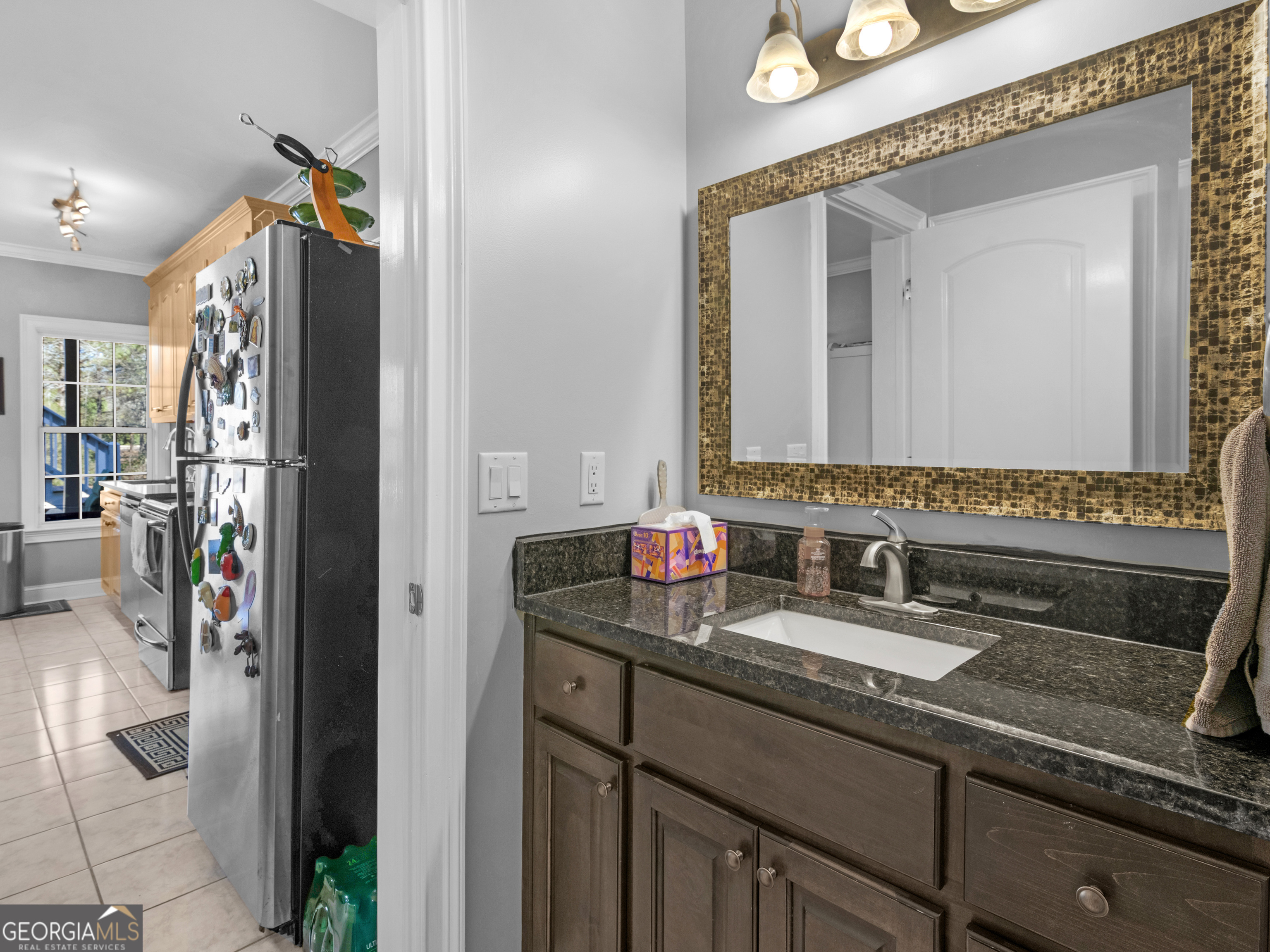 100 Cambridge Drive S