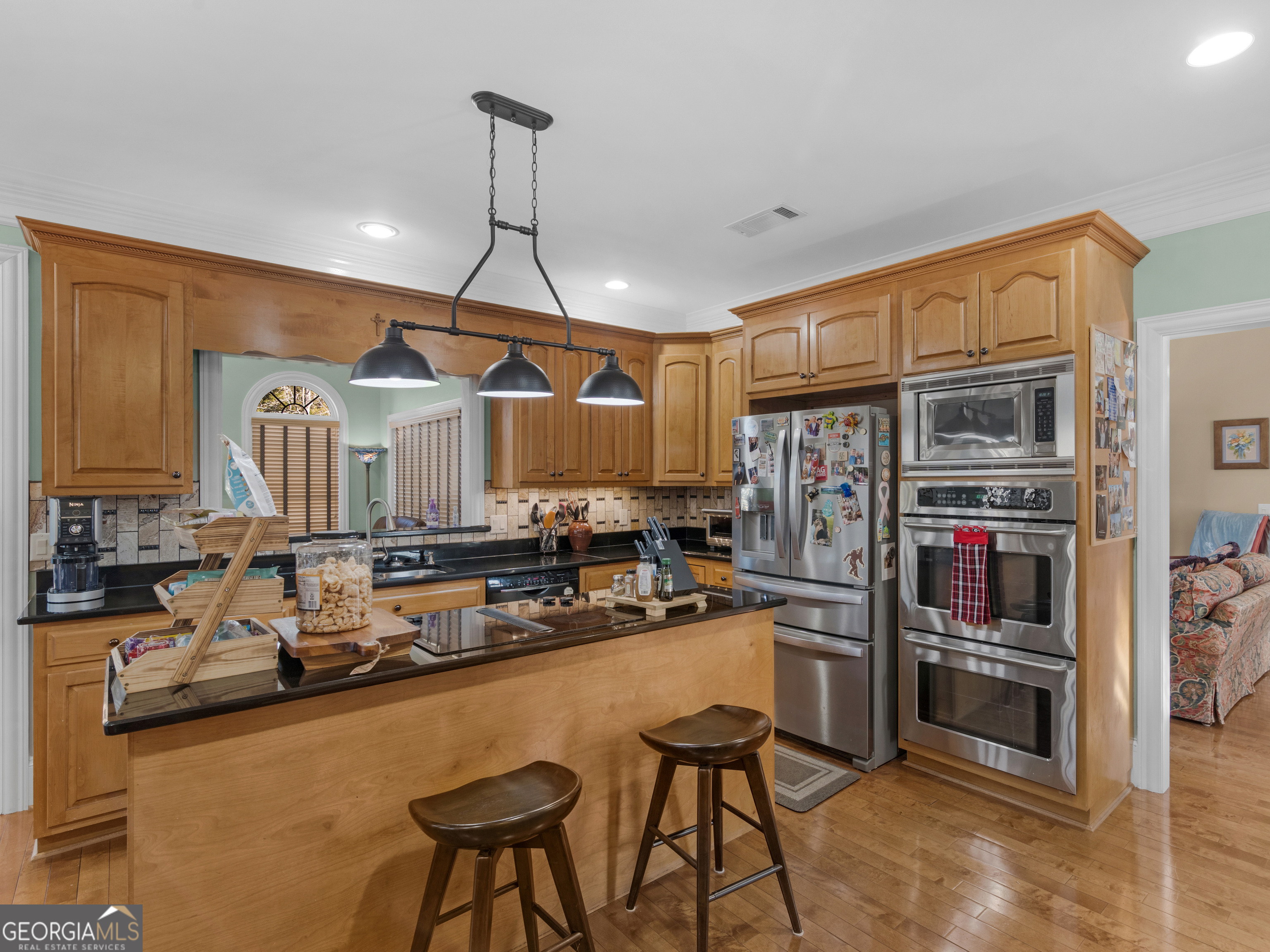 100 Cambridge Drive S