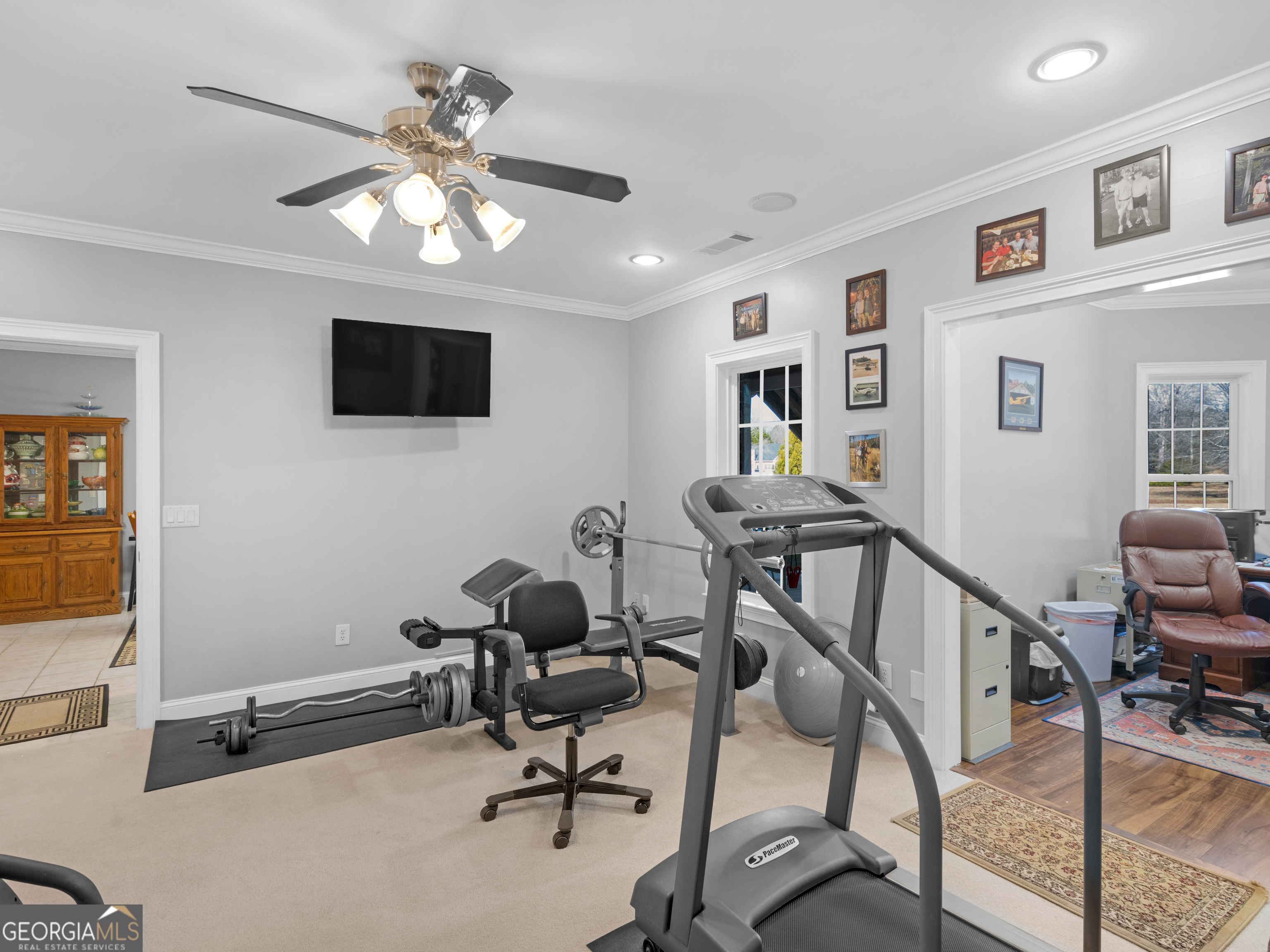 100 Cambridge Drive S