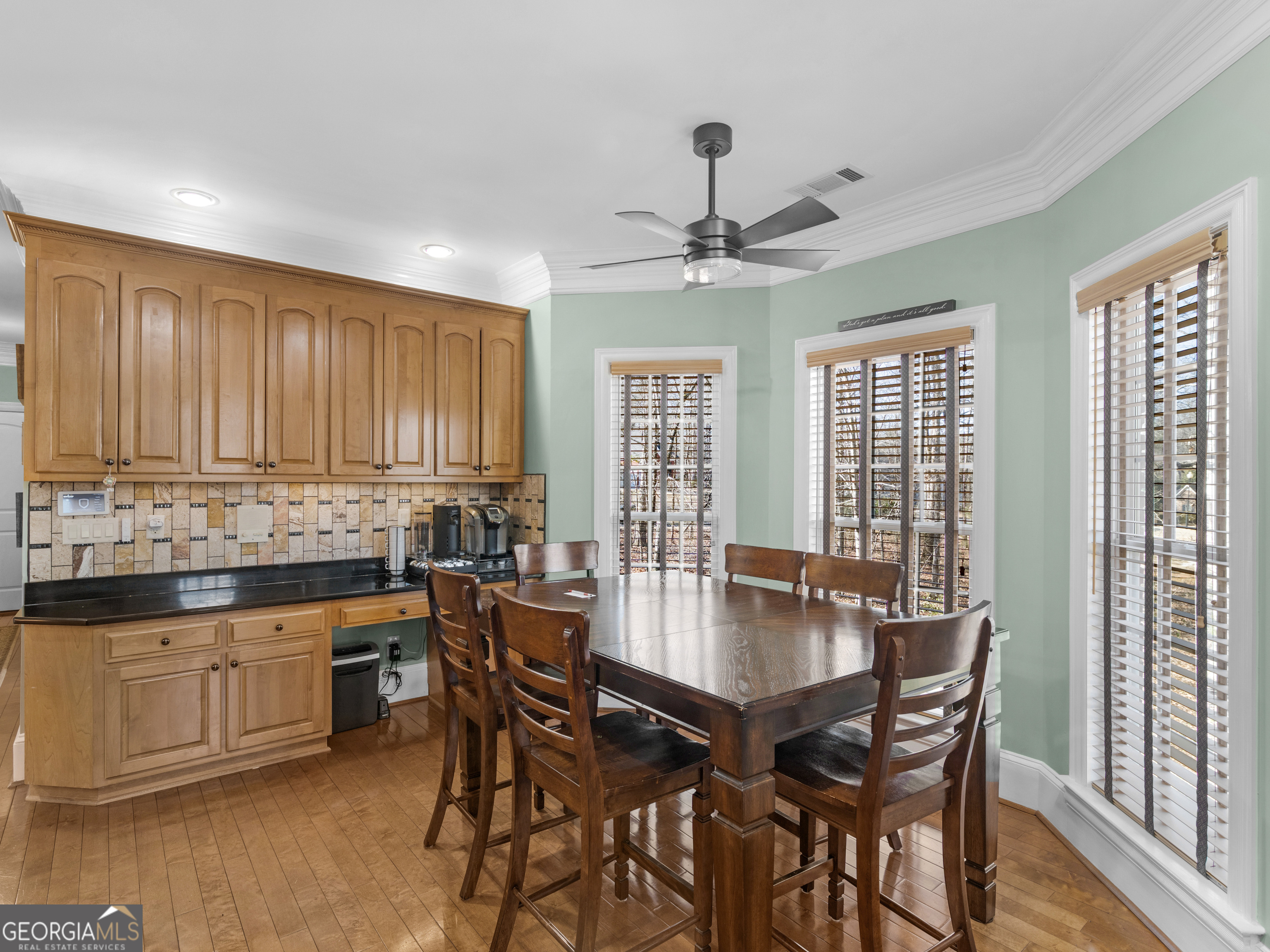 100 Cambridge Drive S