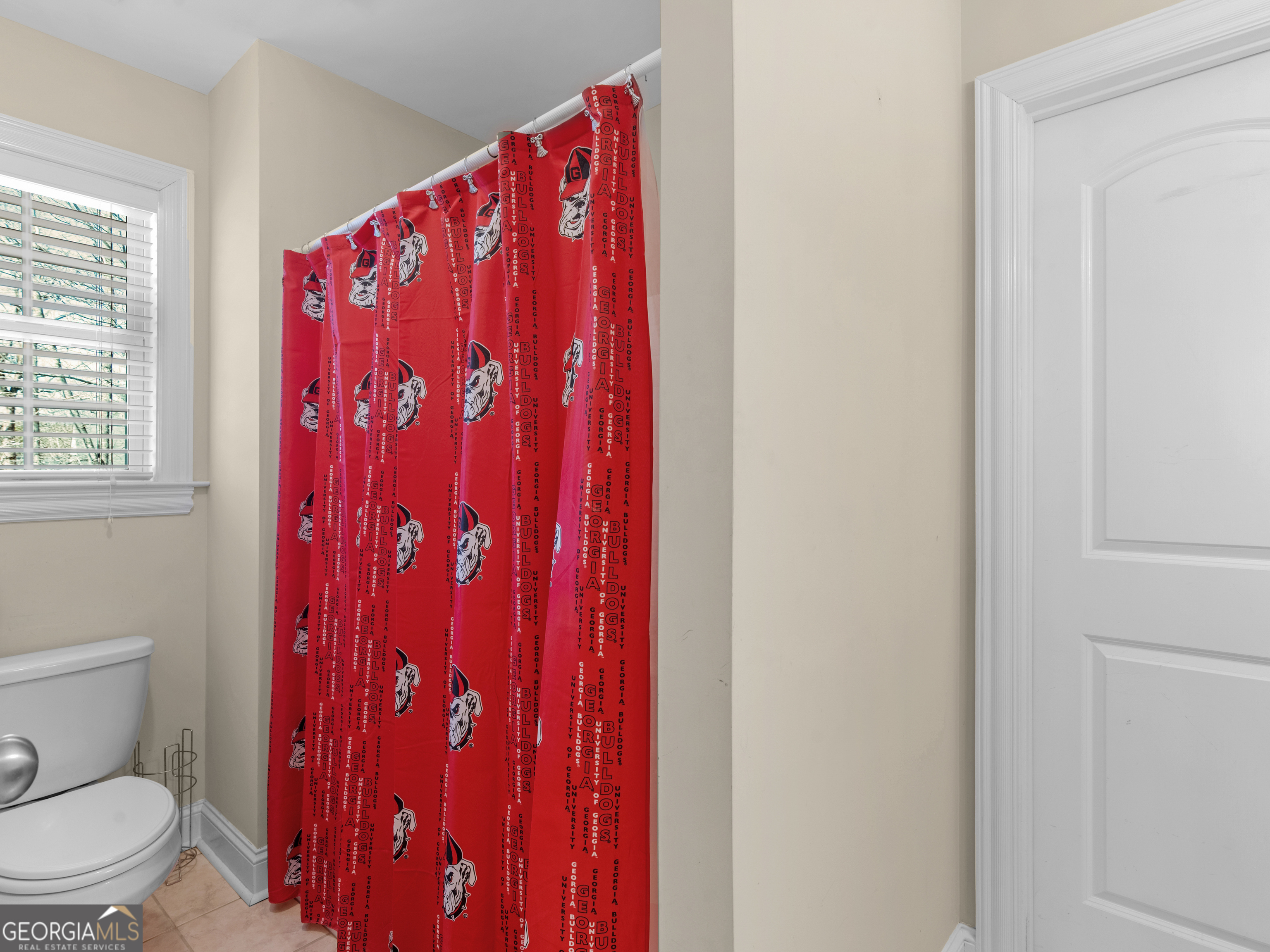 100 Cambridge Drive S