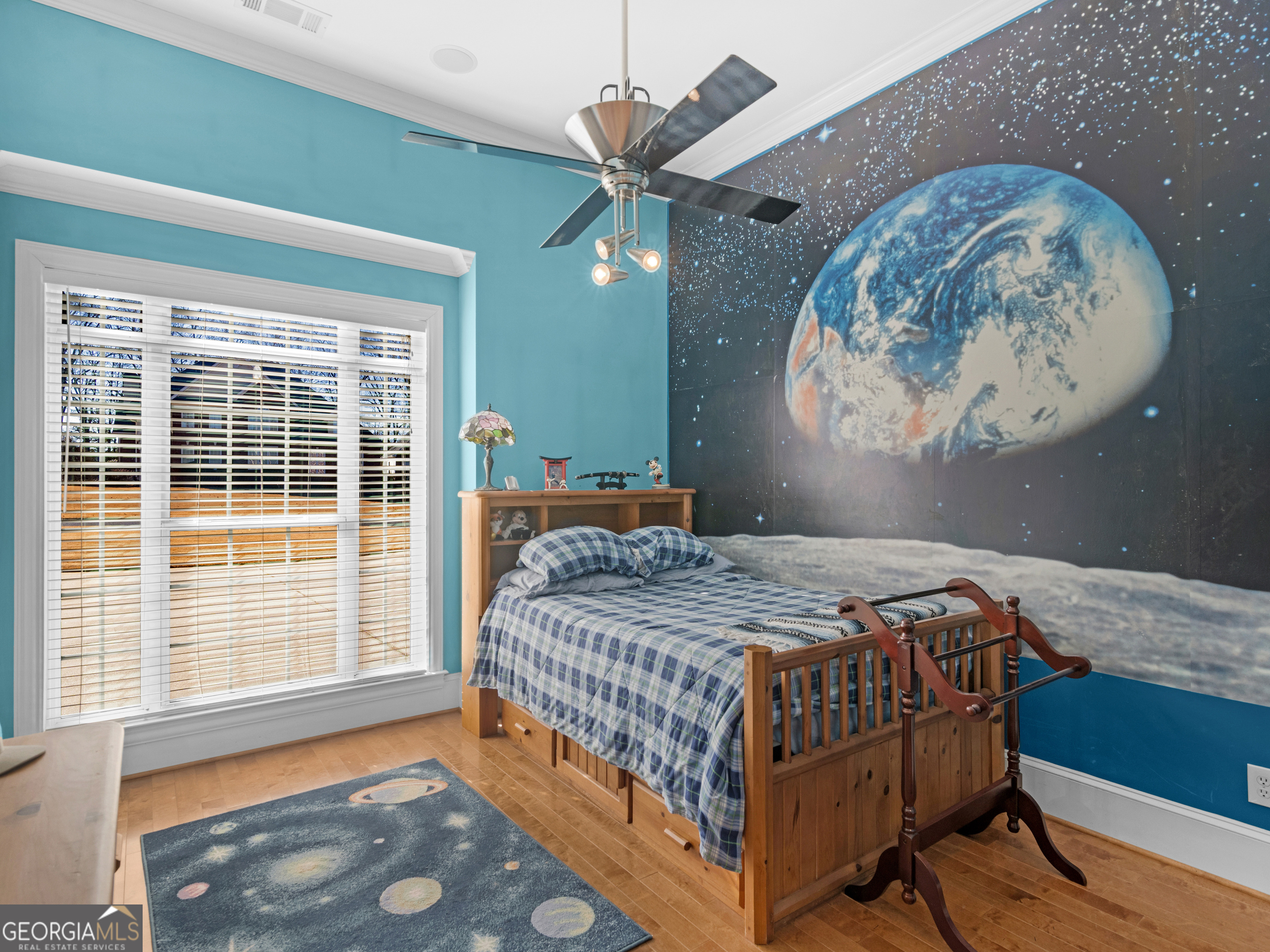 100 Cambridge Drive S