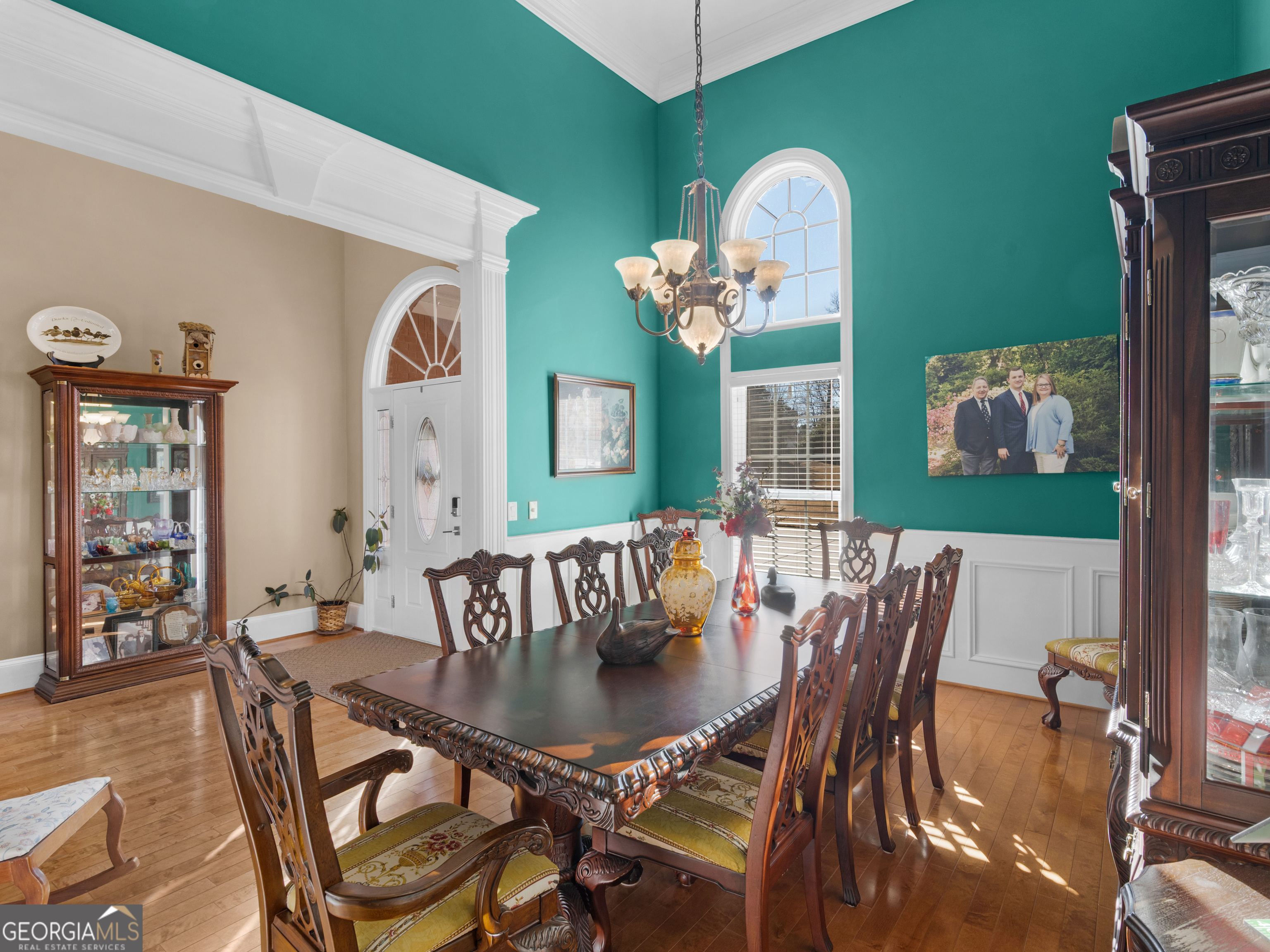 100 Cambridge Drive S