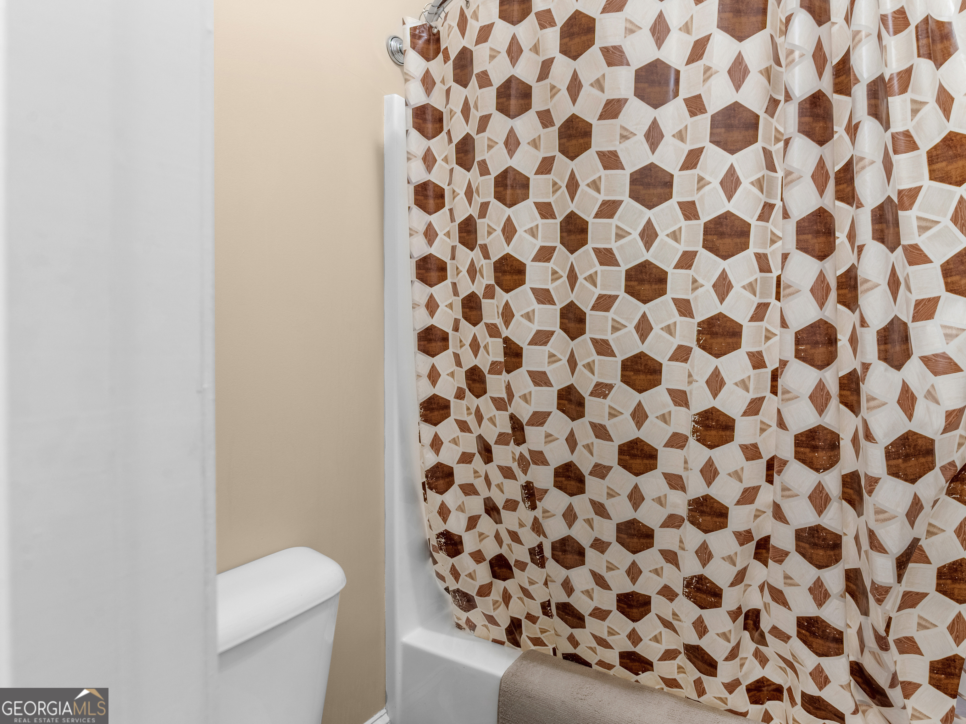 100 Cambridge Drive S